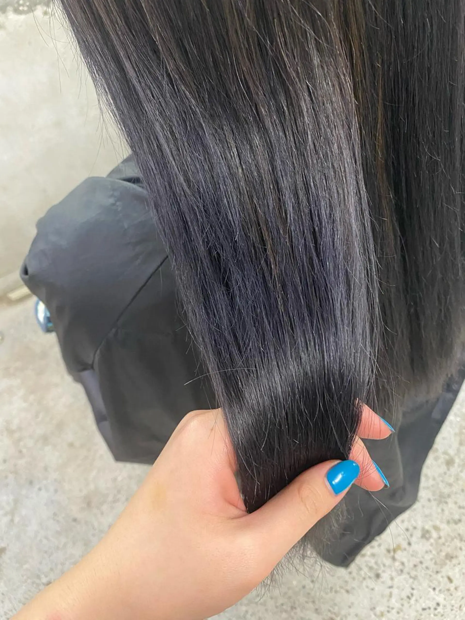 セミロング カラー アッシュ ブリーチ シルバー シルバーアッシュ お任せヘア☘️☘️ 及川渚のヘアスタイル