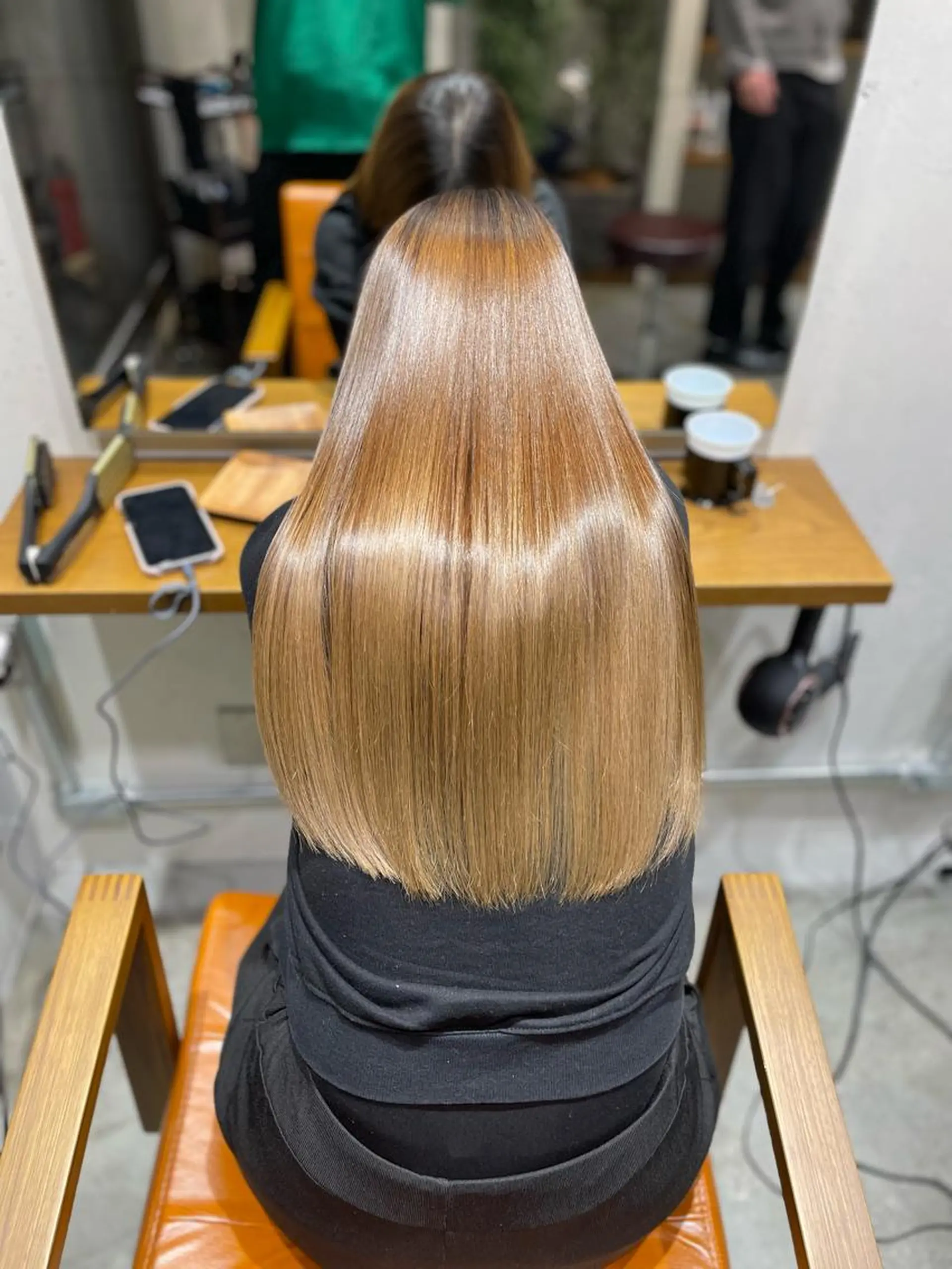 ロング 髪質改善 トリートメント 複雑履歴に対応ブリー チ無しダブルカラーのヘアスタイル