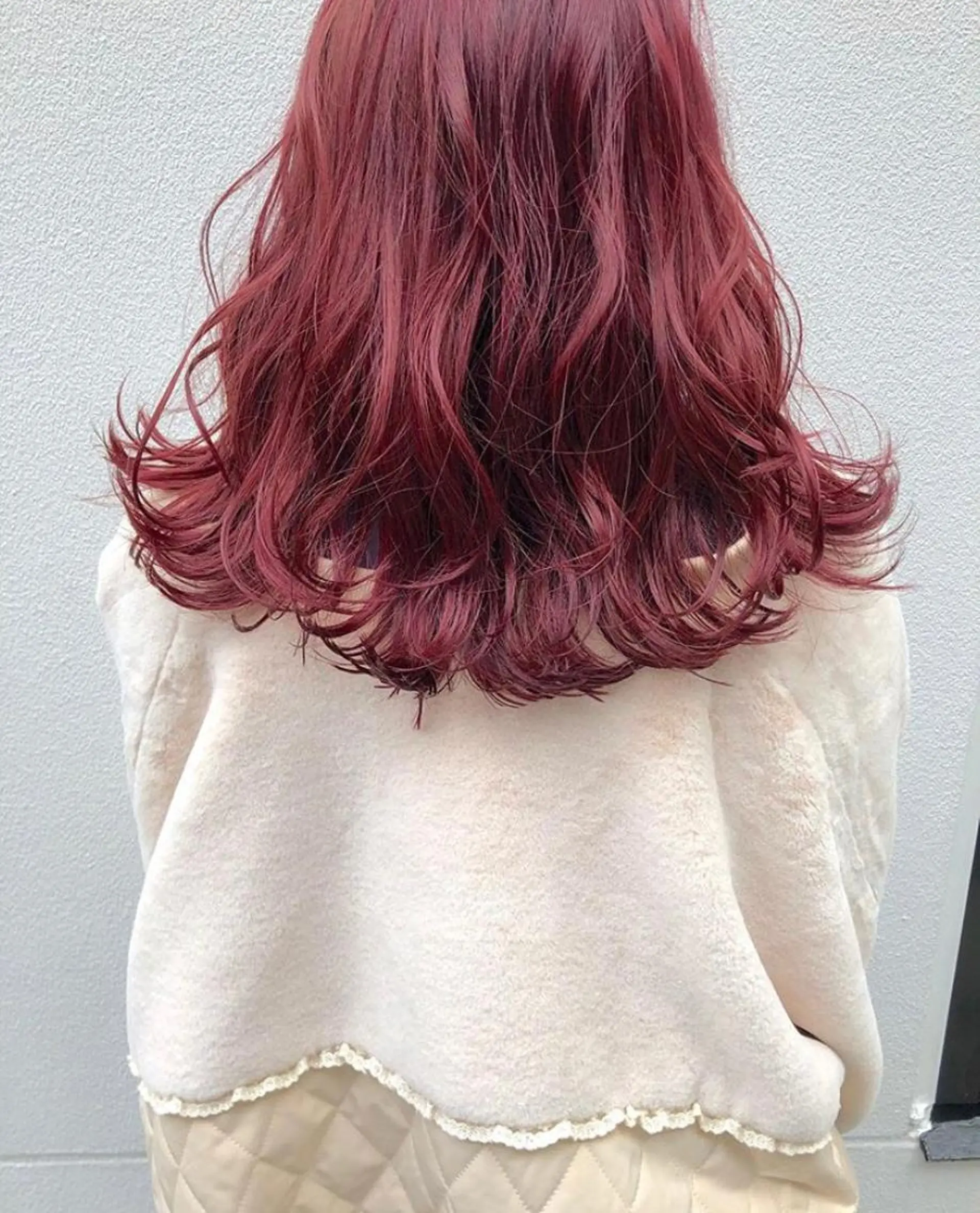 ロング カラー レッドカラー 藤井 貴美子のヘアスタイル