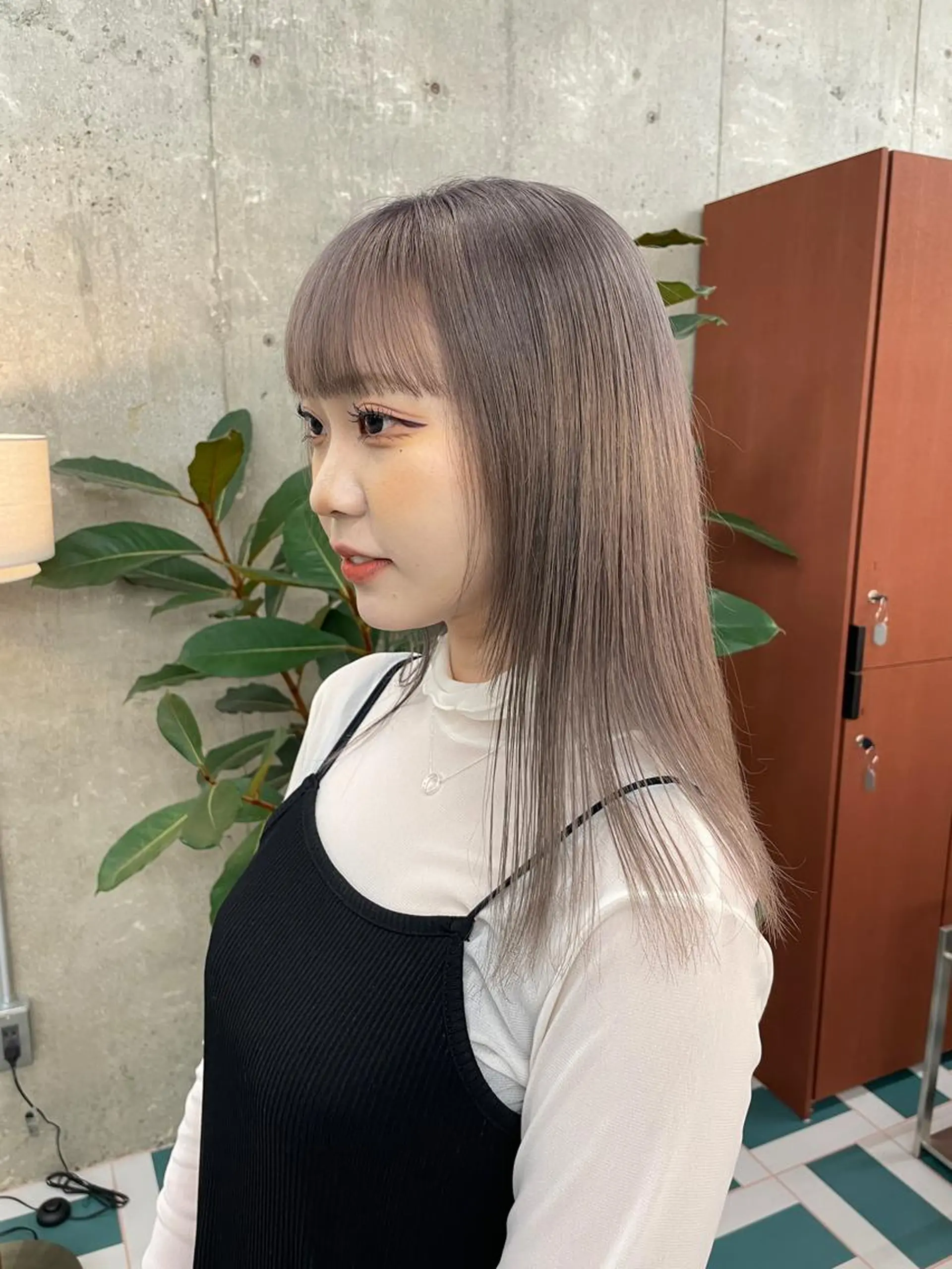 ミディアム ボブ/ハイトーン YUIのヘアスタイル