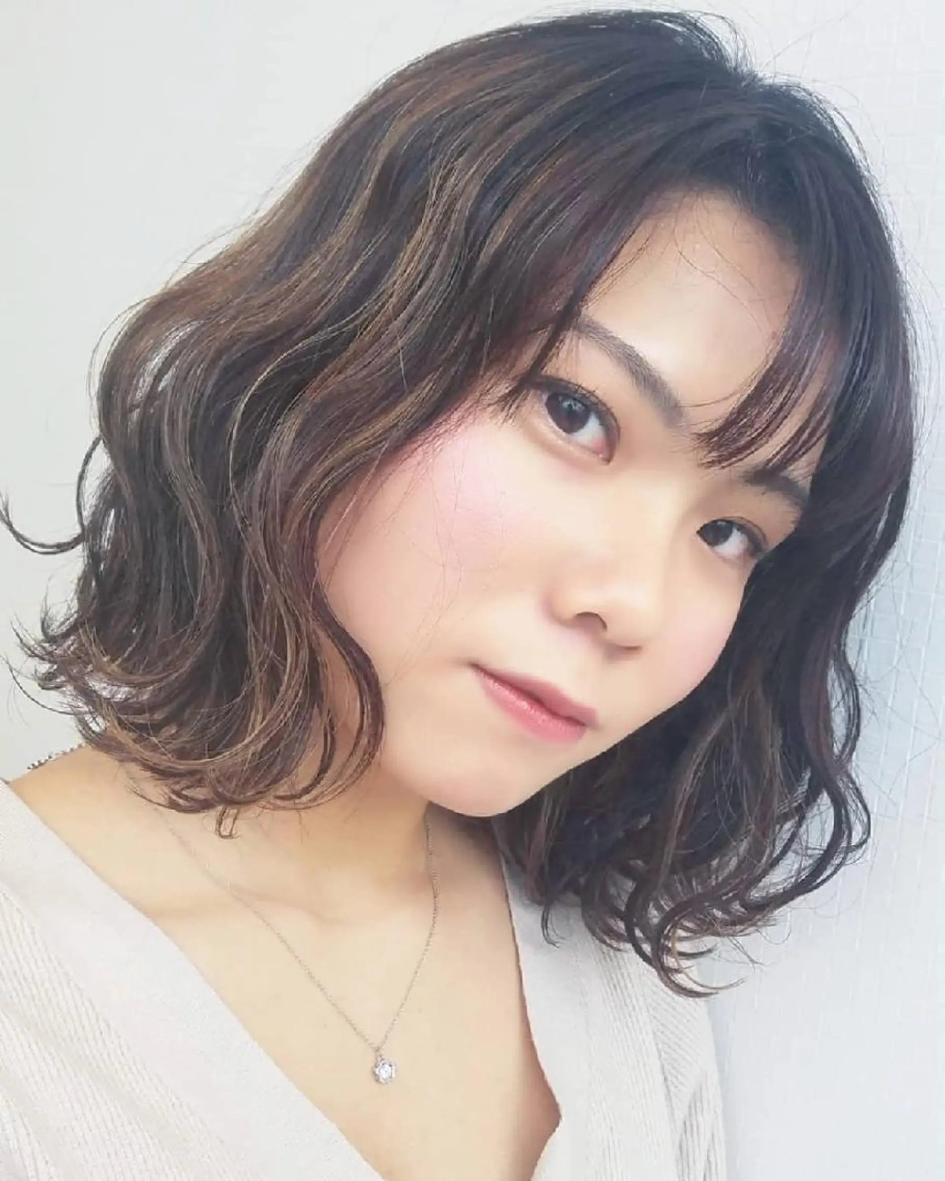 ミディアム カラー ハイライトカラー ハイライト ブリーチ・ハイトーン 特化🎉内山のヘアスタイル
