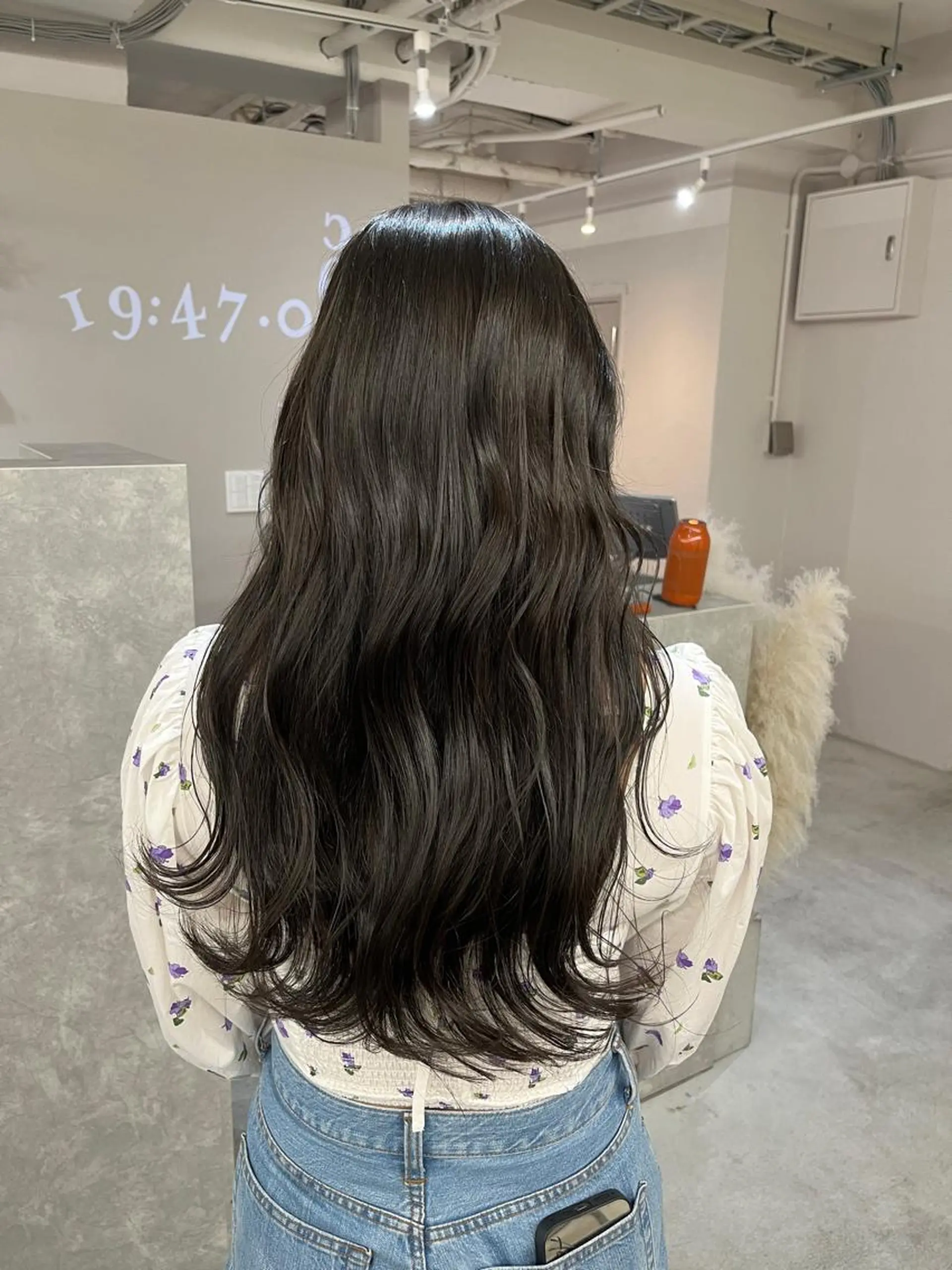 ロング カラー グレージュ/透け感 カラー/透明感カラーのヘアスタイル