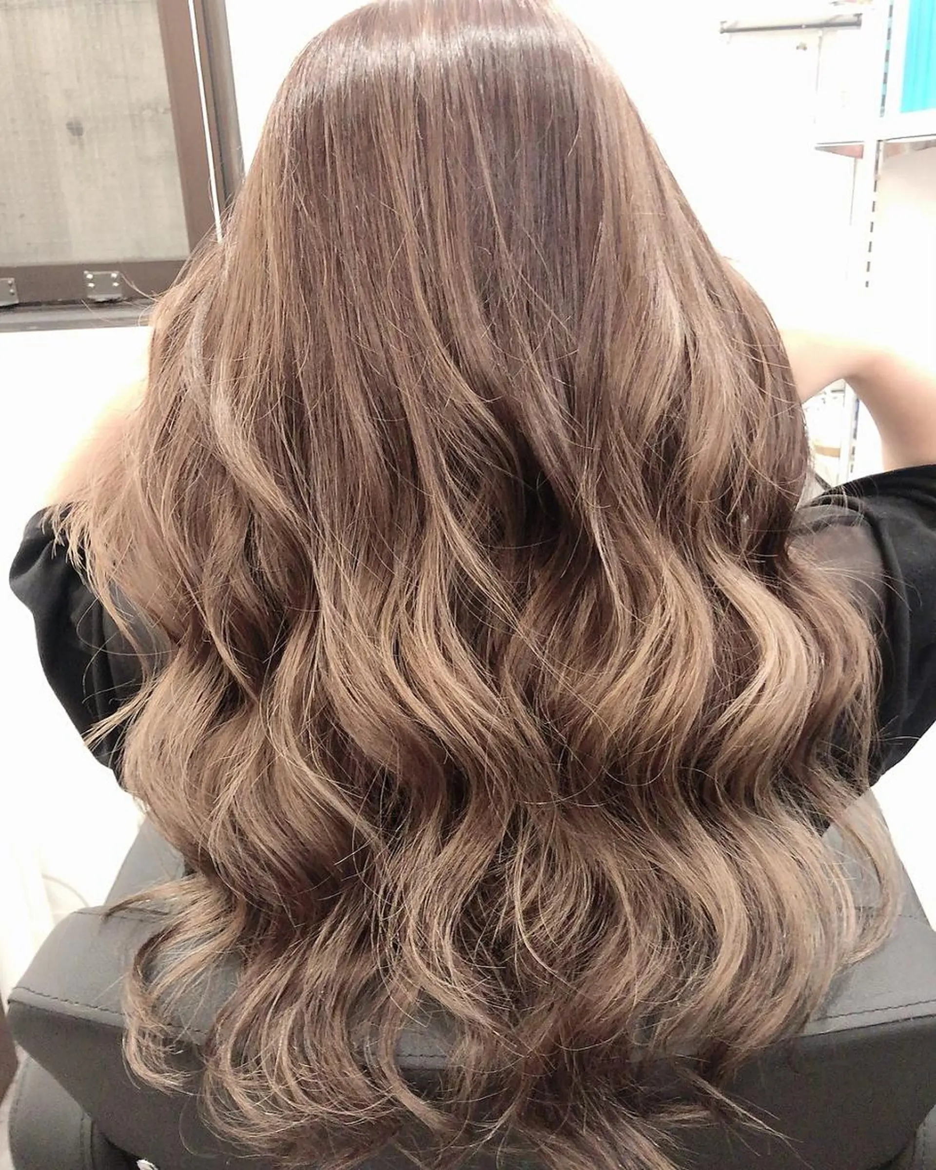 セミロング ヘアカラー トリートメント 100%高級人毛使用 LANIUMEDAのヘアスタイル
