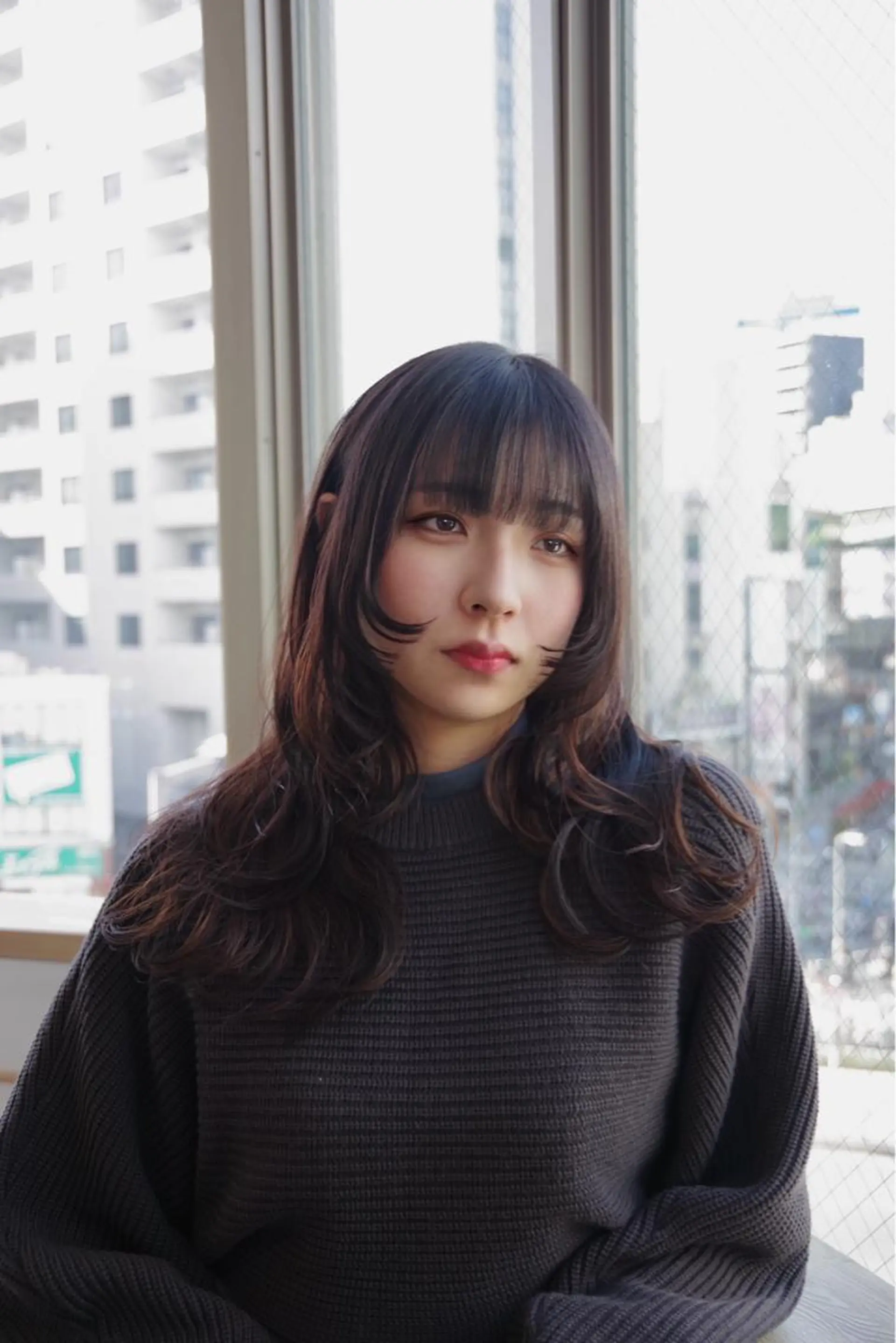 ミディアム ボブ くびれヘア 顔まわりレイヤー 顔周りカット ハッシュカット 大阪ウルフカット ハッシュカットのヘアスタイル