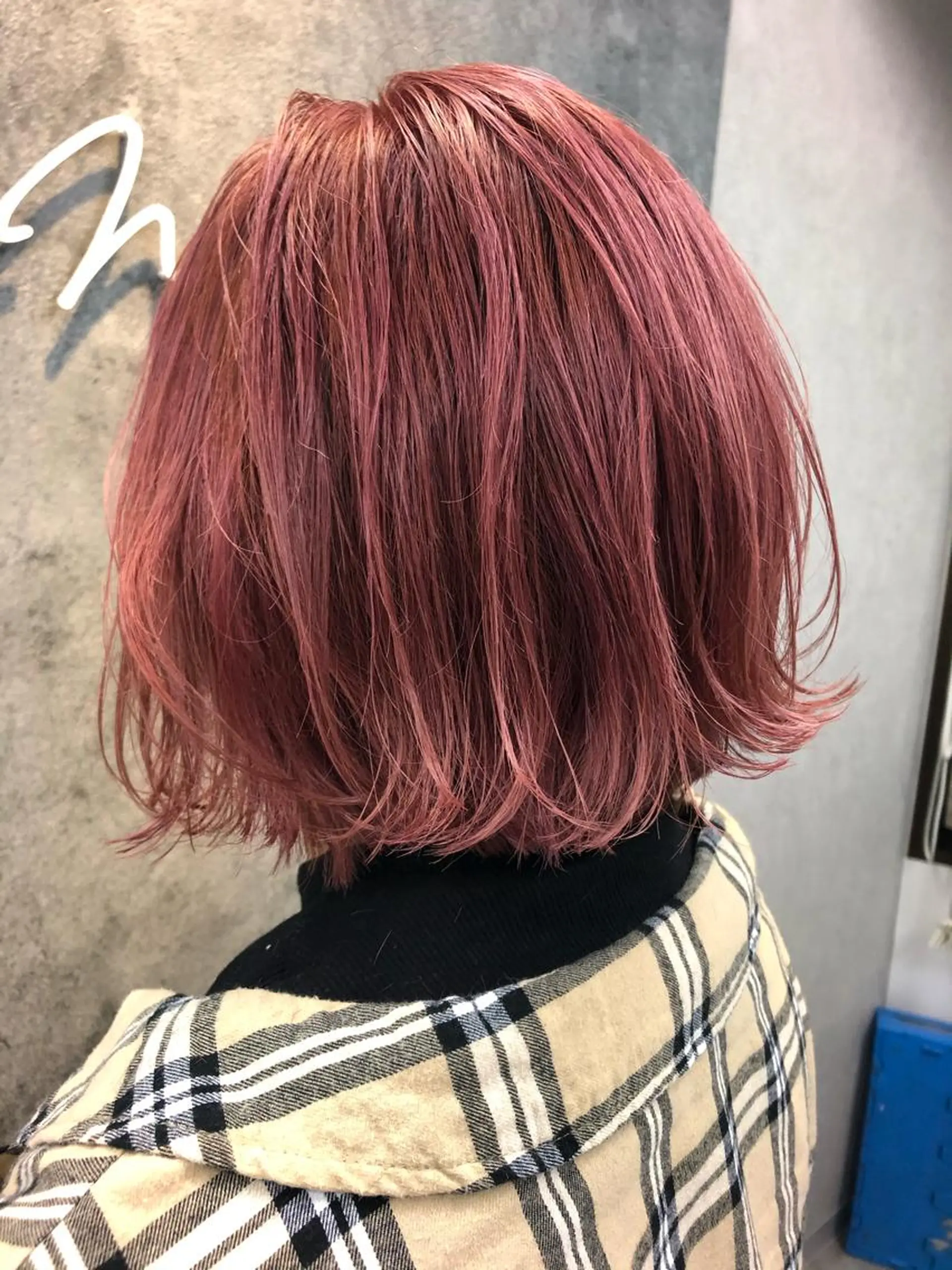 ミディアム 外ハネヘア Noyヨシモト ヒロトのヘアスタイル