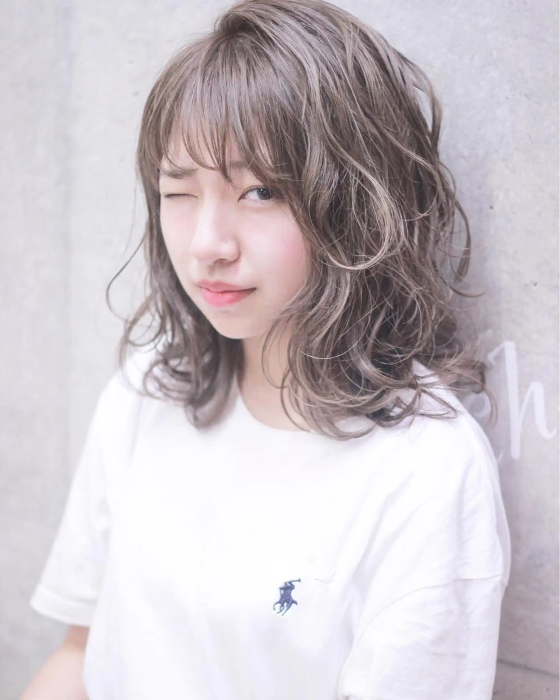 ミディアム カラー グレージュ ハイライトカラー ハイライト cachecache所属・及川 光のヘアスタイル