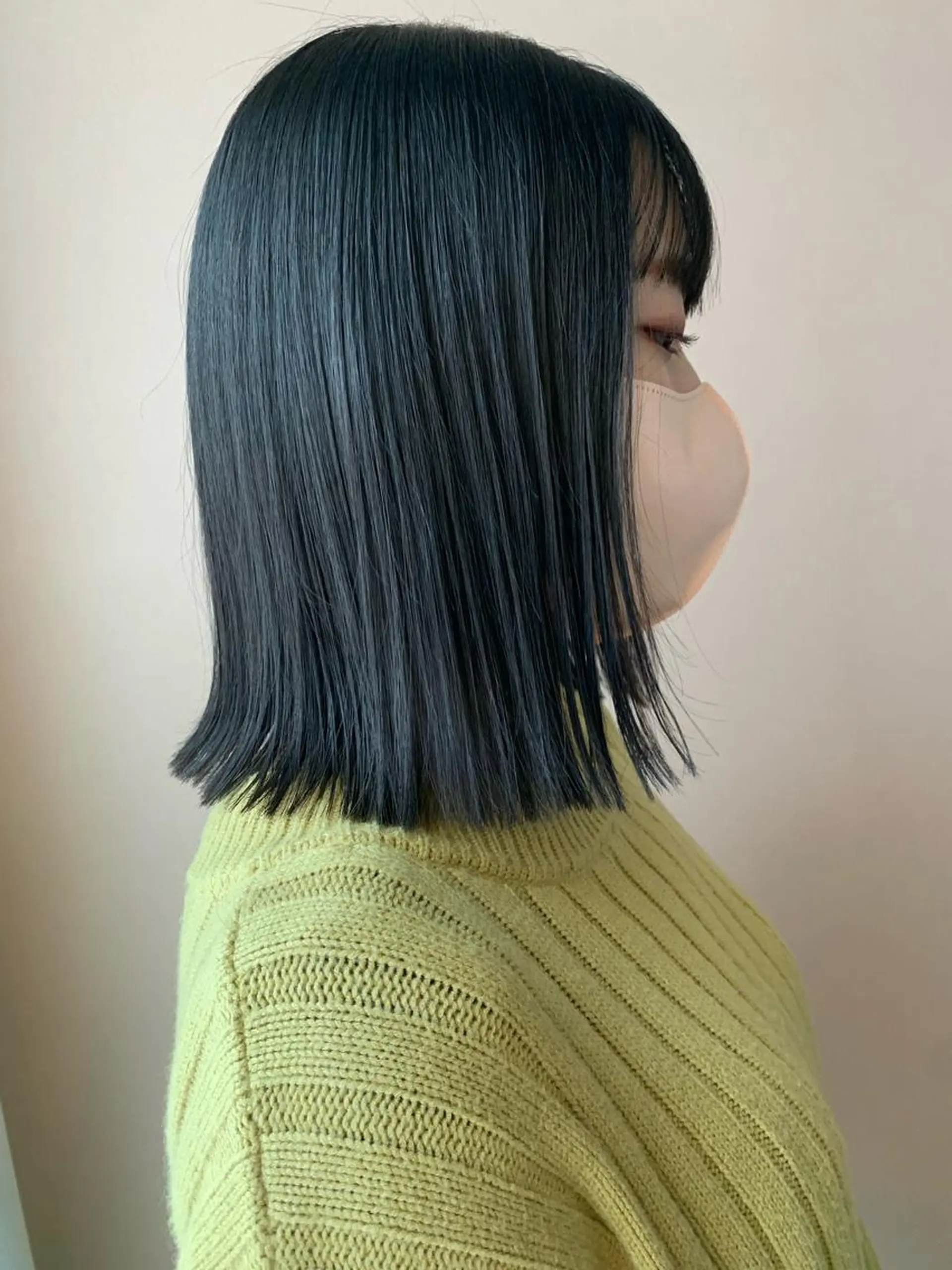 ミディアム カラー アッシュ ブリーチ ブルーカラー ブルーアッシュ 透明感カラー hub hair レイヤー/透明感のヘアスタイル