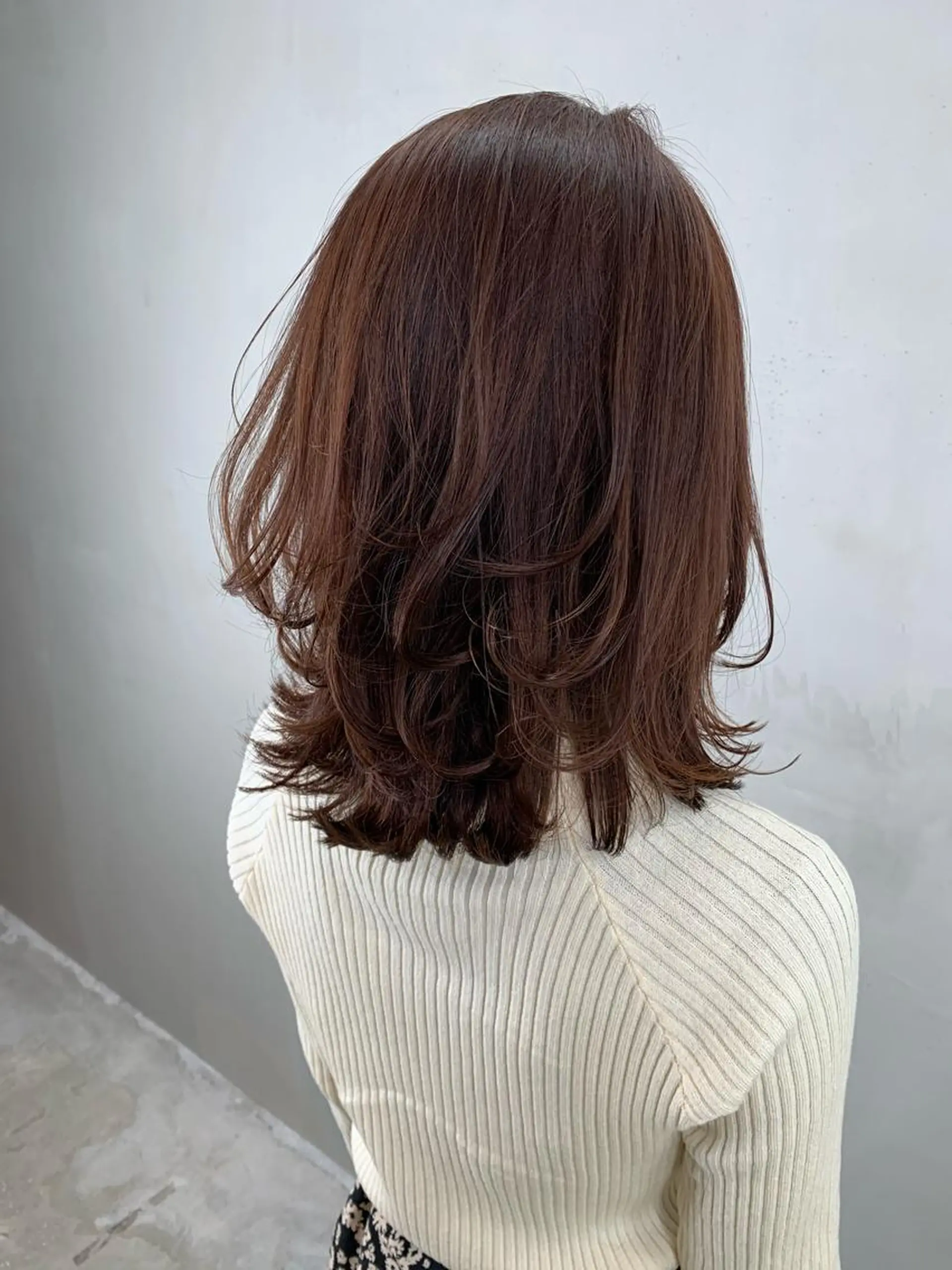 ミディアム レッドブラウン レイヤーカット yui .のヘアスタイル