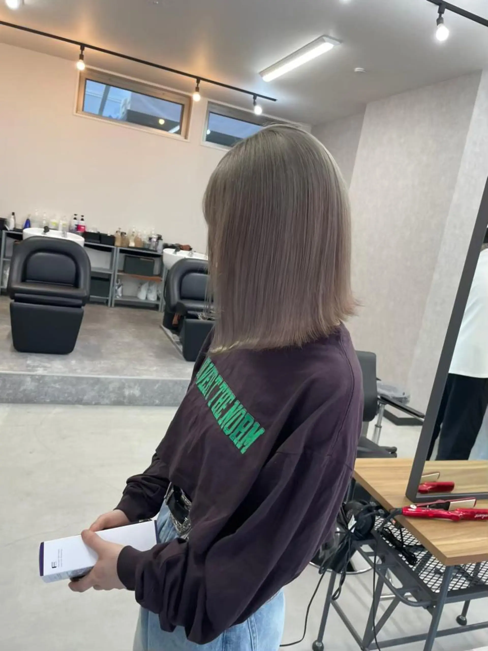 セミロング カラー ヘアアレンジ パーマ ネイル マツエク・マツパ アイブロウ ショートボブ セミロングパーマ バレイヤージュ ブリーチ ケアブリーチ カラー特化サロン大阪 ルービック江坂/新城のヘアスタイル