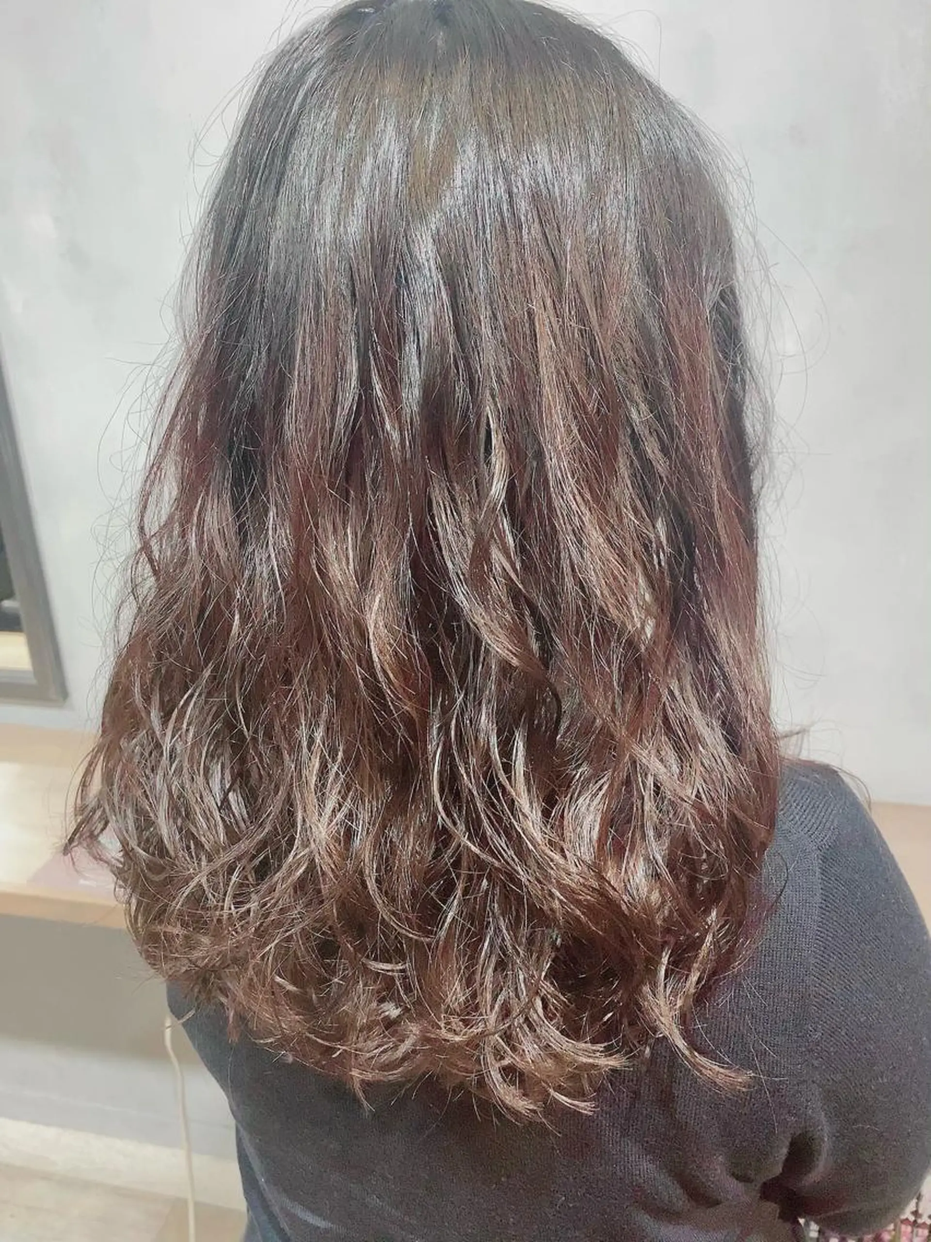 セミロング パーマ な つのヘアスタイル