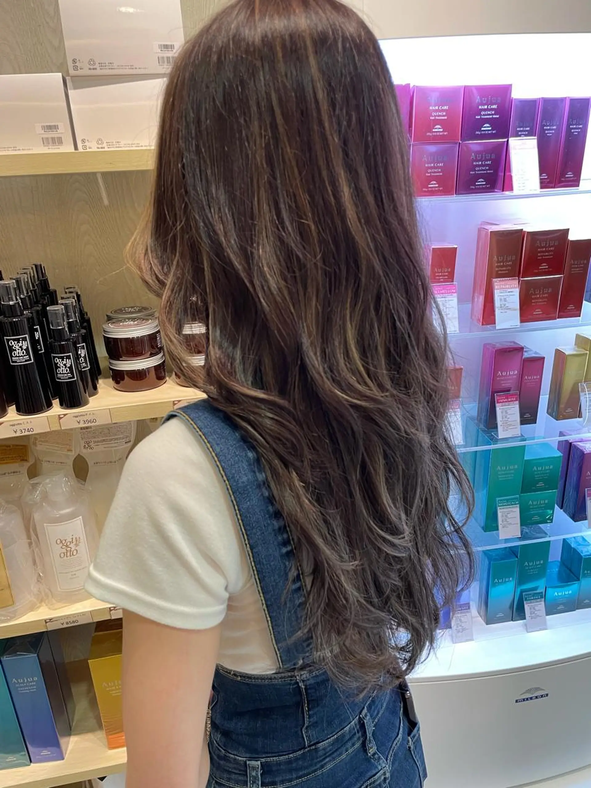 ロング カラー ハイライトカラー ハイライト ヘアカラー トリートメント 松佐 ゆかりのヘアスタイル