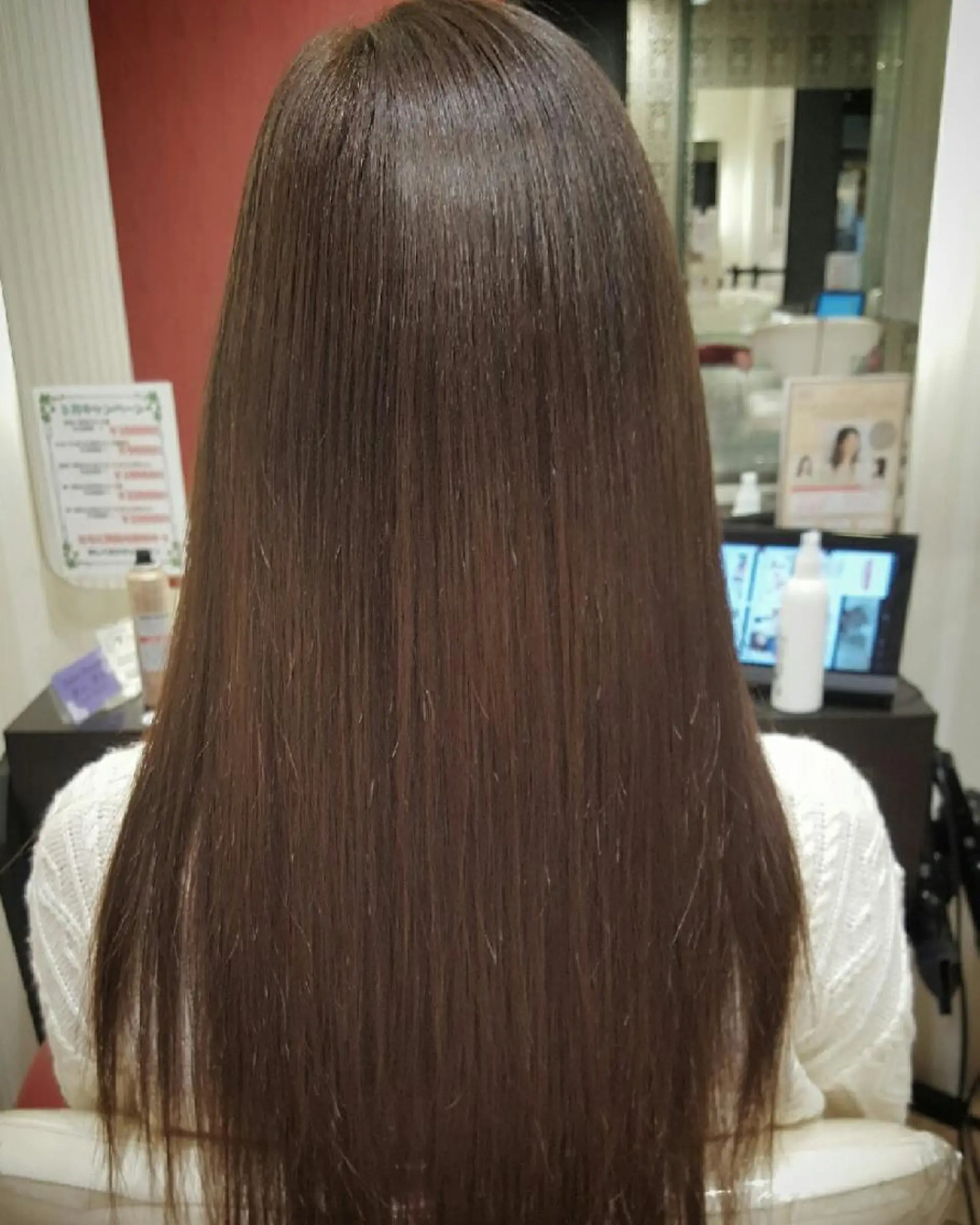 ロング カラー グレージュ 秋山 幸太のヘアスタイル