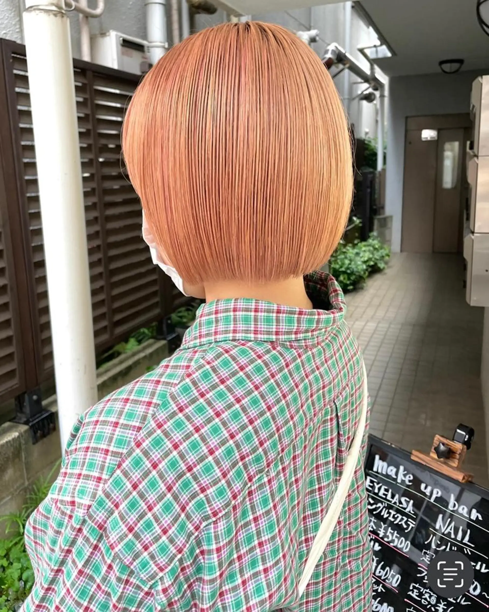 ショート カラー パーマ 切りっぱなしボブ 前下がりボブ ショートボブ 黒髪 デザインカラー 銀座No.1髪質改善 縮毛矯正/本木のヘアスタイル