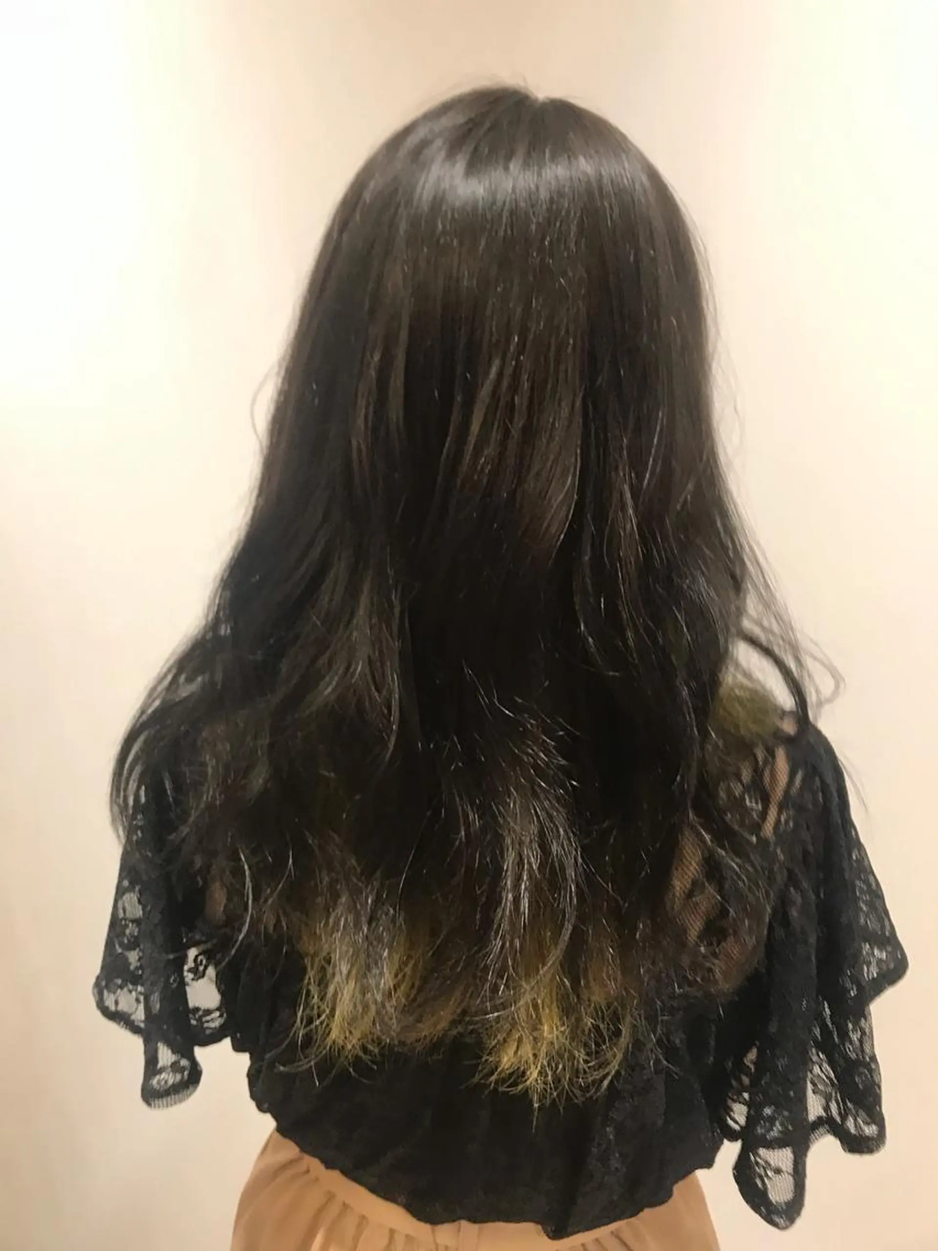 セミロング カラー 🐺ウルフ/レイヤー 似合わせ‎🤍沙羅のヘアスタイル