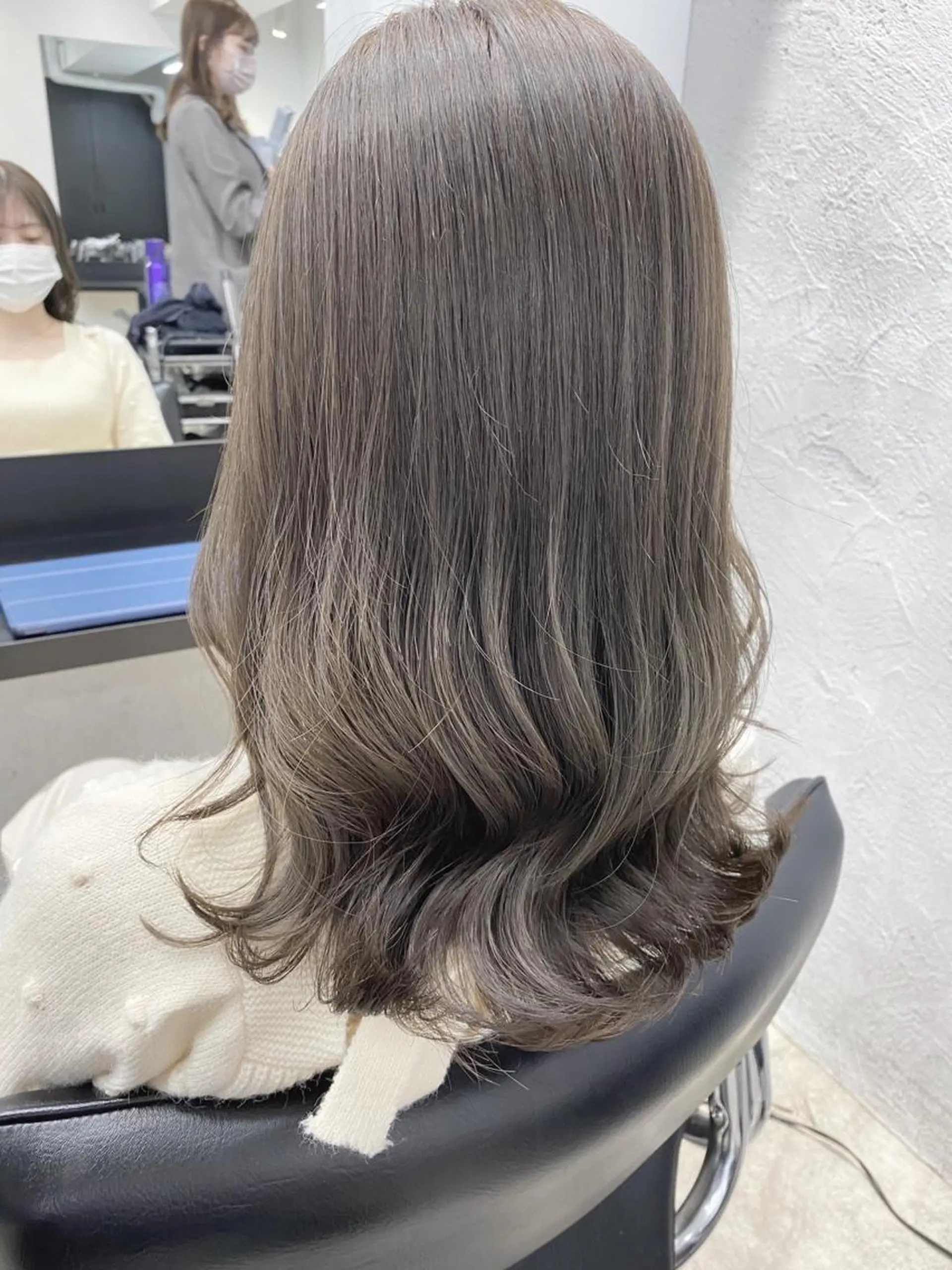 セミロング カラー アッシュ 透明感カラー イルミナカラー 就活ヘア 髪質改善 前髪顔周りカット 沼田　拓斗のヘアスタイル