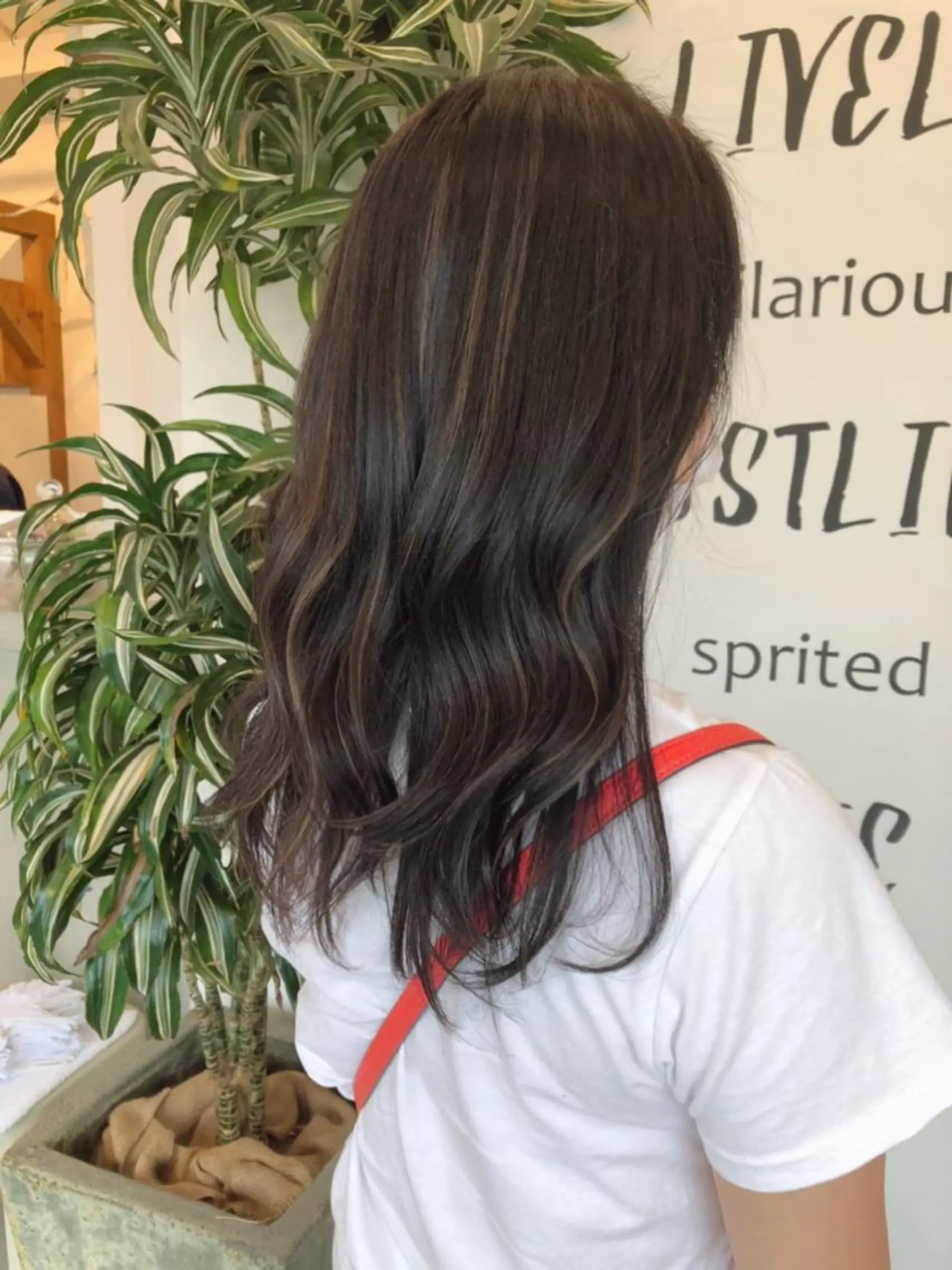 ロング カラー ハイライトカラー 3Dハイライト ハイライト カット ヘアカラー トリートメント 髪質改善特化 谷口祐綺のヘアスタイル