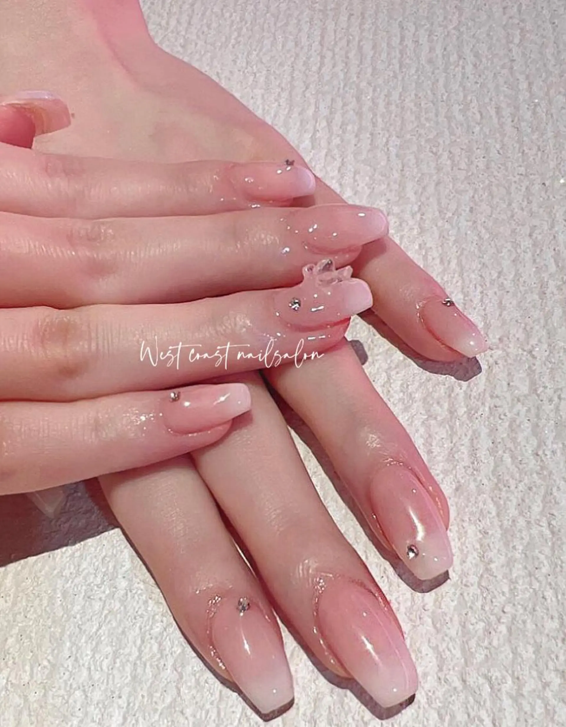 ネイル ハンドネイル リボン、ガーリー パーツ放題専門店のネイルデザイン