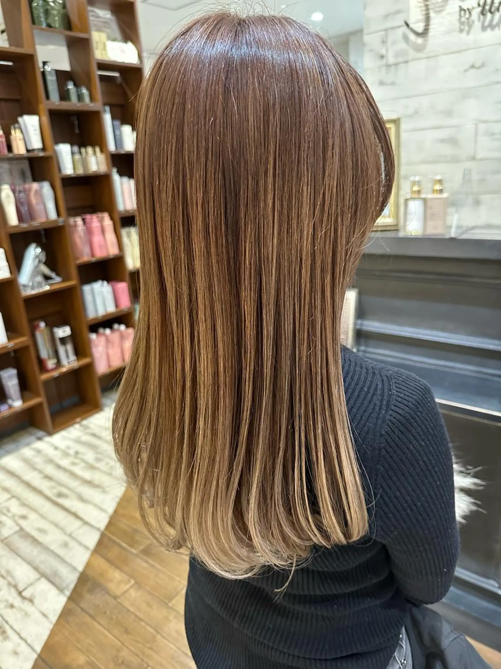 ロング カラー バレイヤージュ レイヤーカット ヘアカラー 大人レイヤー×艶髪 小久保　春暁のヘアスタイル