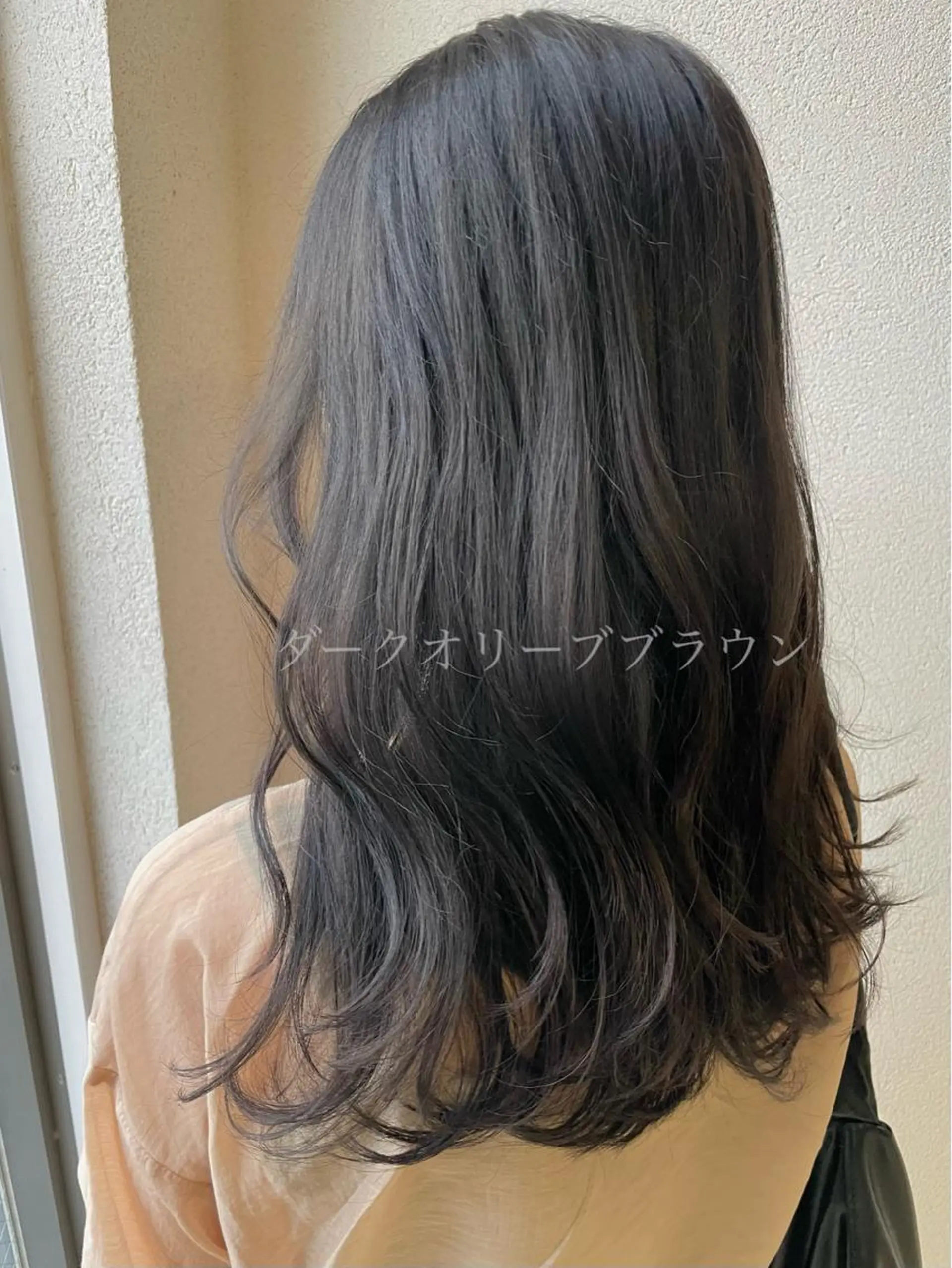 ロング カラー ブラウンカラー オリーブブラウン ヘアカラー 沢田 瞳のヘアスタイル