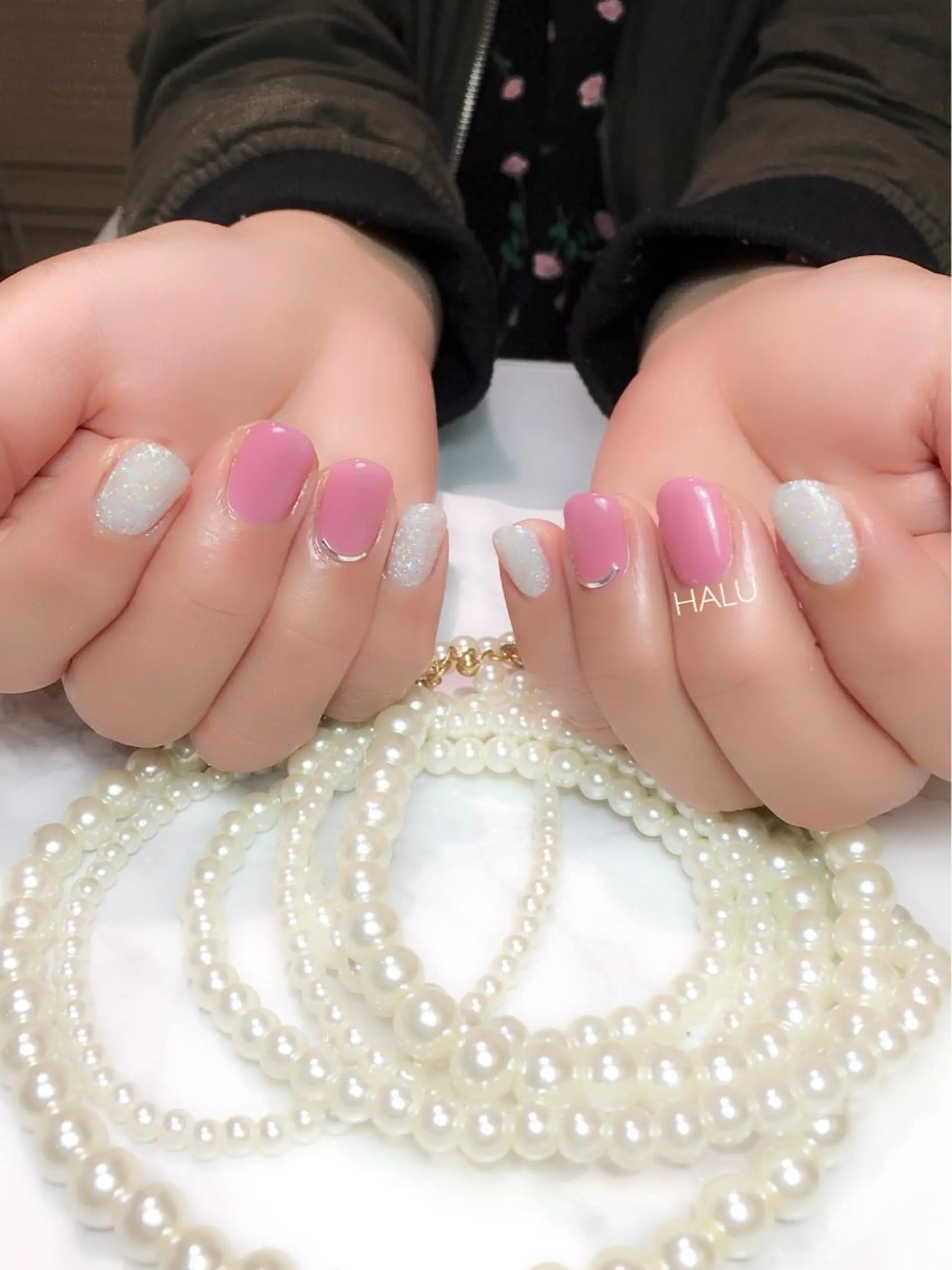 ネイル アートネイル ホログラムネイル ラメ(グリッター) シルバー HALU ハルのネイルデザイン