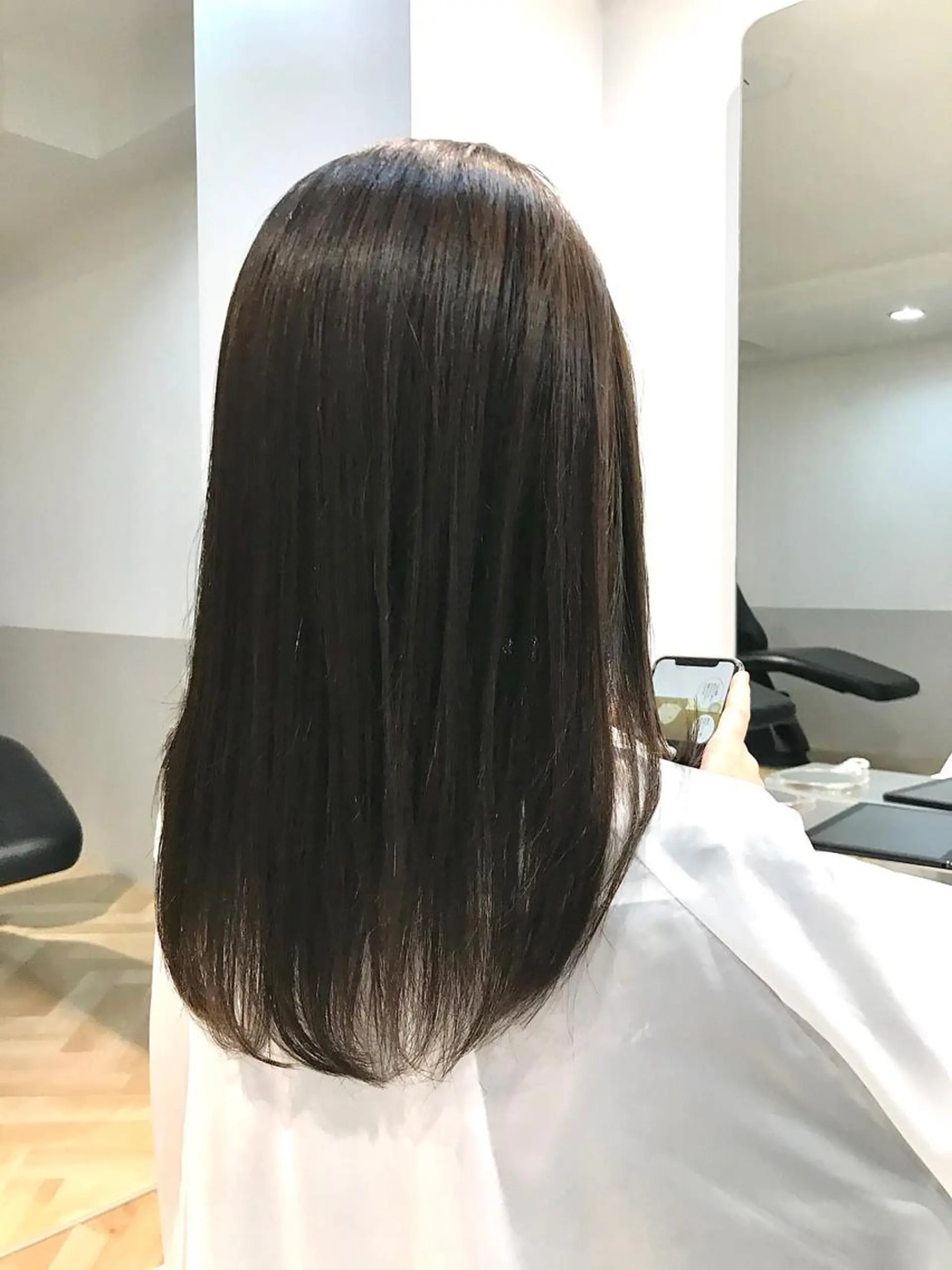 セミロング オカダ ノゾミのヘアスタイル