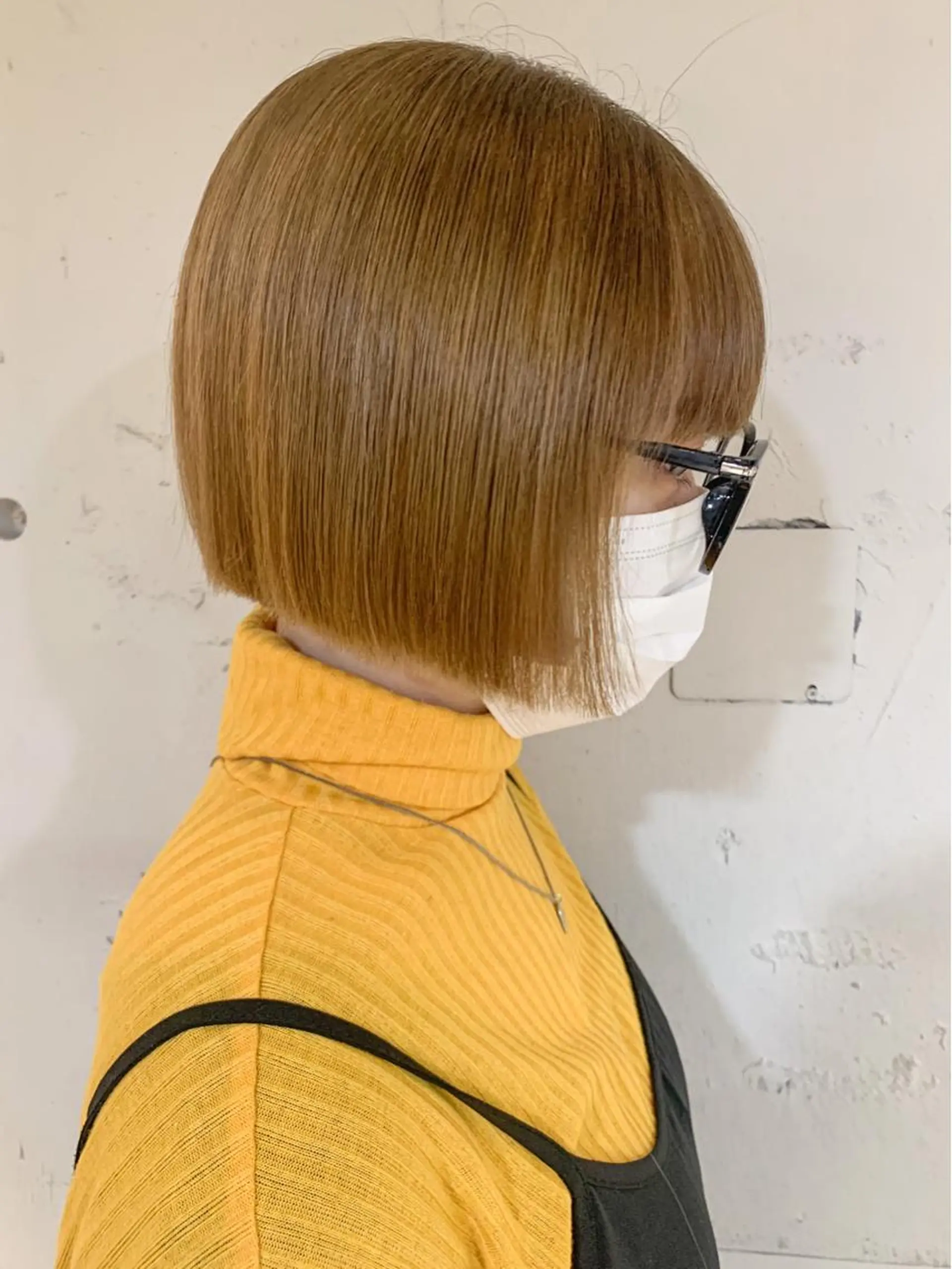 ショート カラー ヘアアレンジ 切りっぱなしボブ ハイトーンカラー ボブ yuka .のヘアスタイル