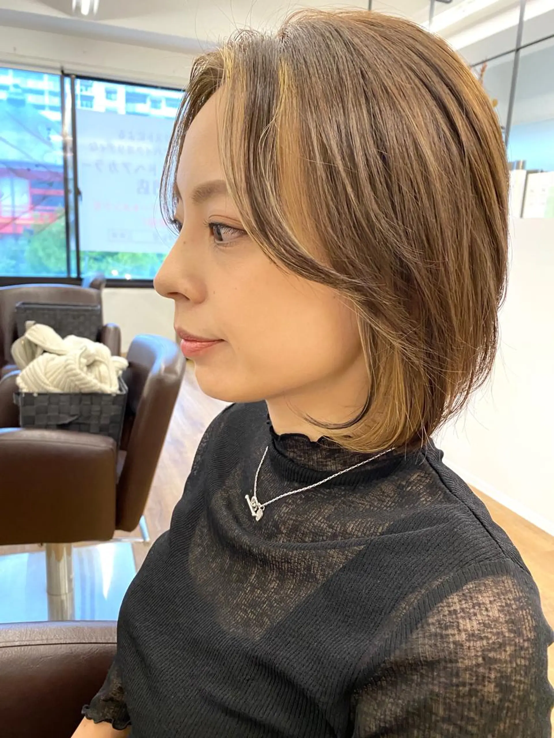 ショート カラー ミストバング  フェイスフレーミング ブリーチカラー 美髪矯正takaraのヘアスタイル
