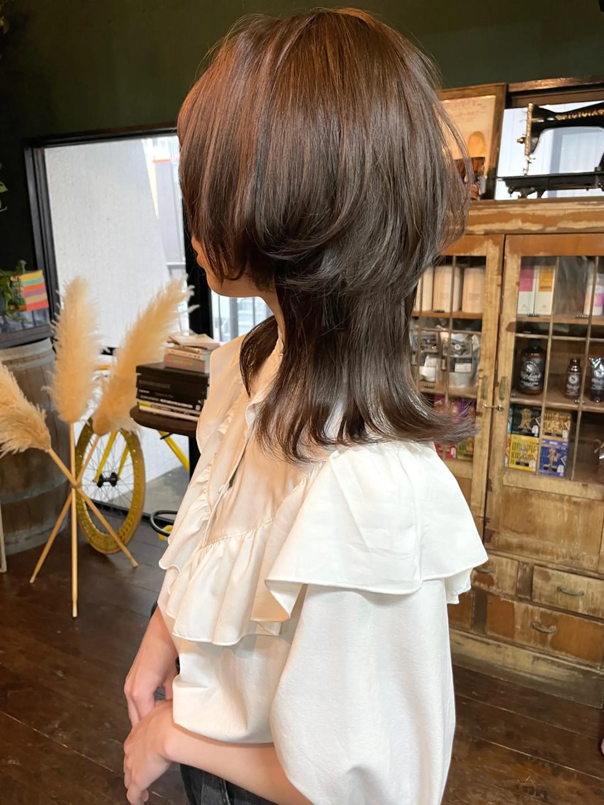 ミディアム ウルフカット カット vivre libreのヘアスタイル