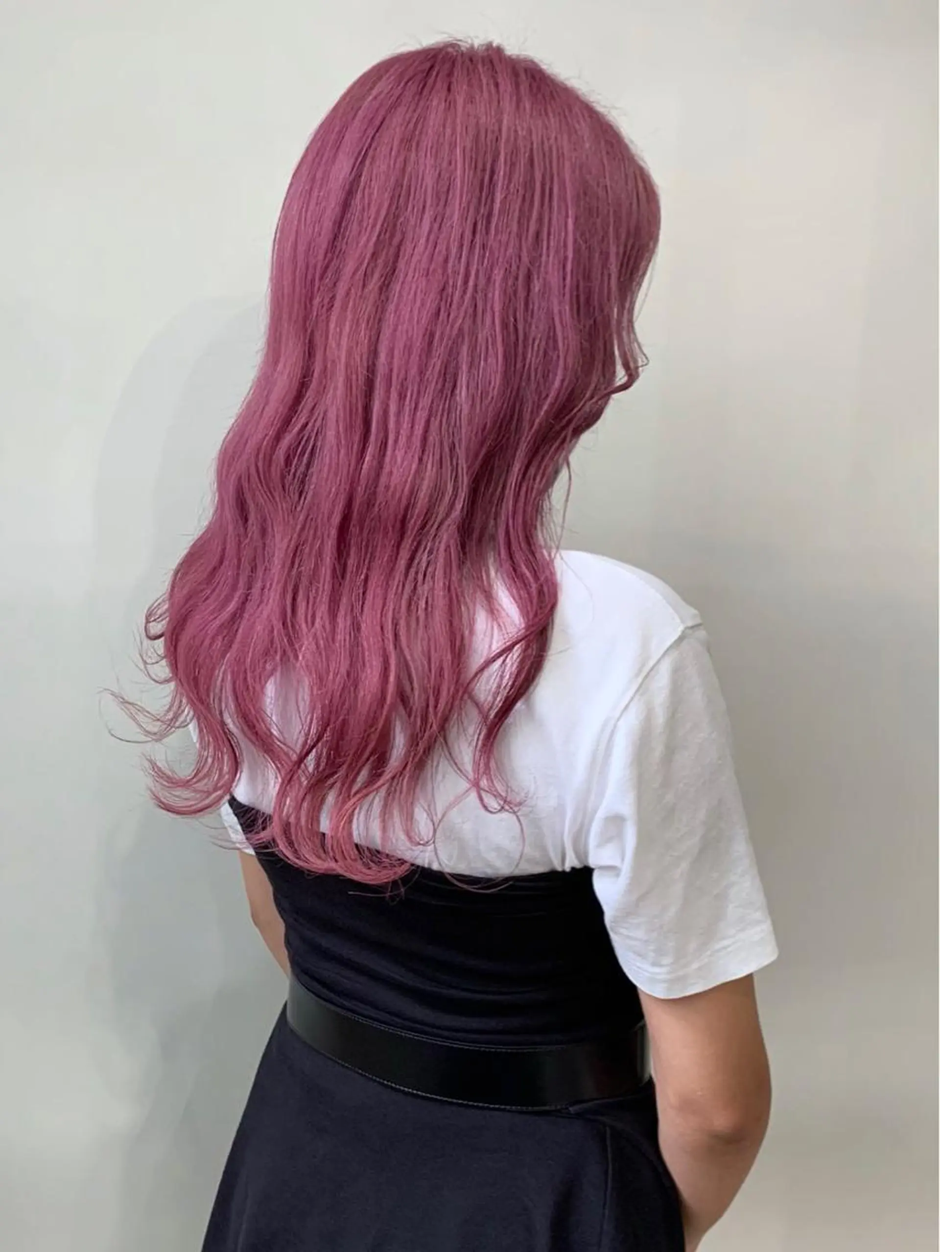 カラー white.梅田 デザインカラー🦄のヘアスタイル