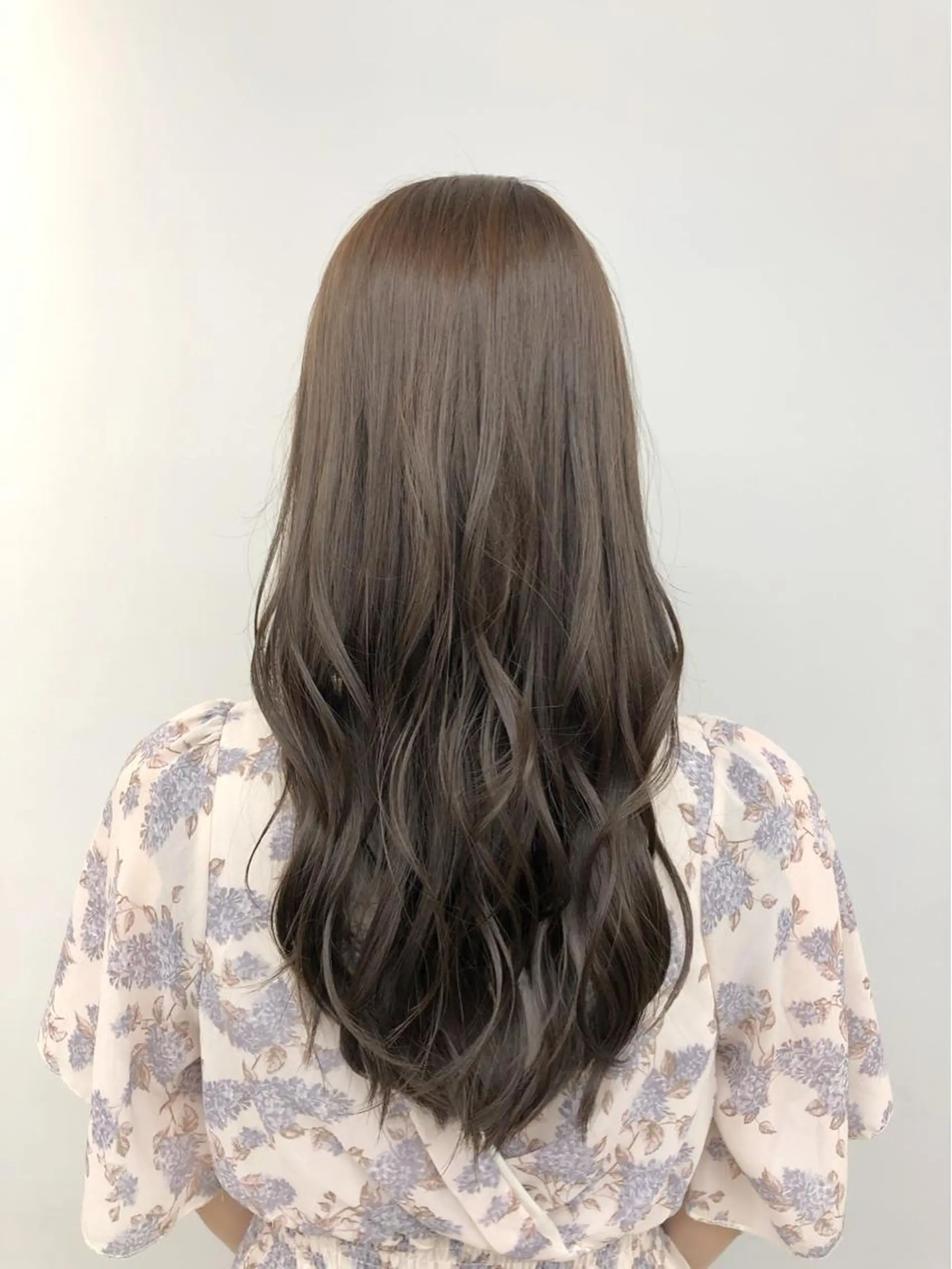 ロング カラー ベージュカラー フォギーベージュ 代表　YUKI ☆のヘアスタイル