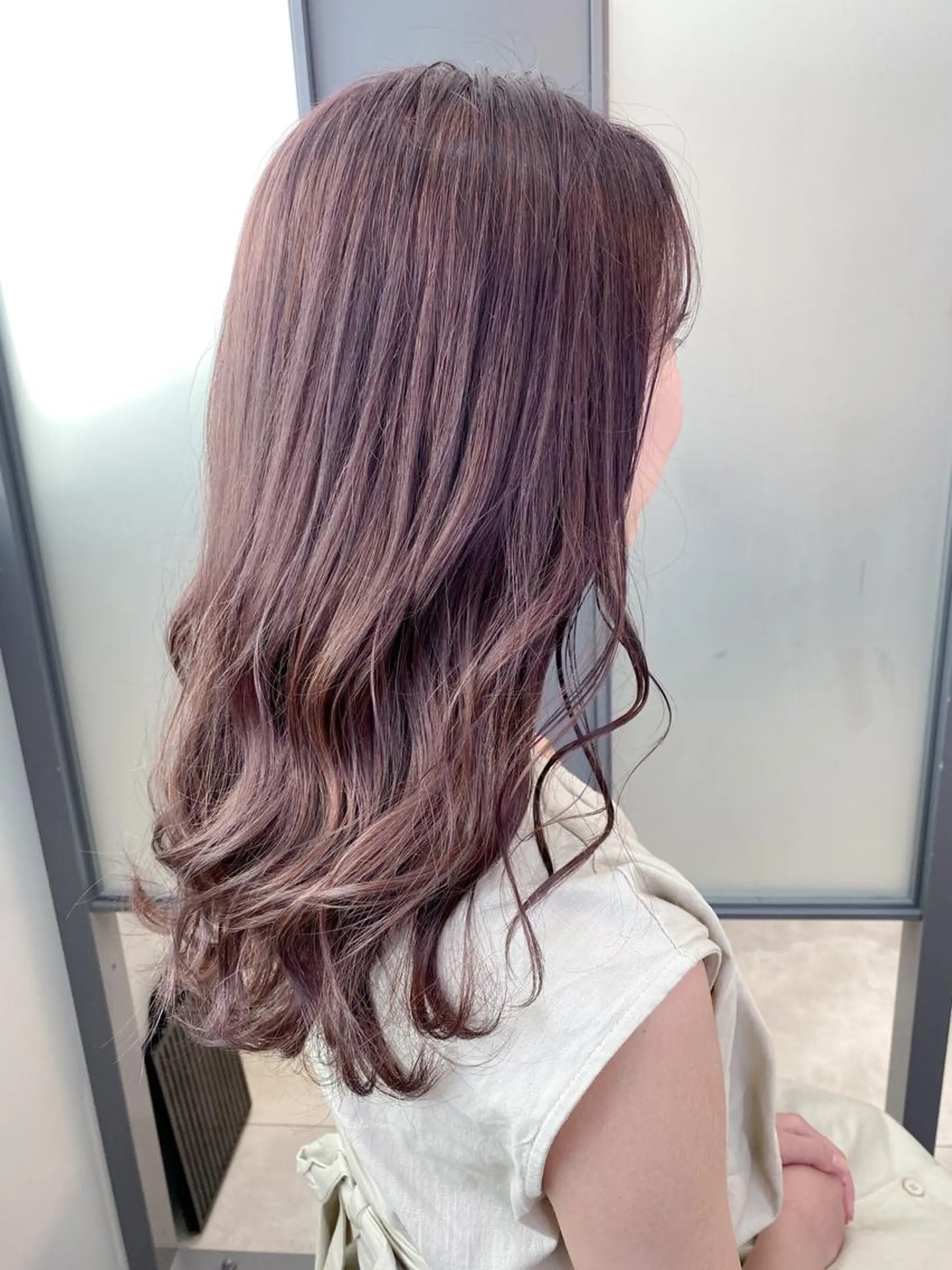 ミディアム カラー ブリーチ ケアブリーチ ラベンダーカラー パープルカラー 【透明感、艶髪】西村 有司のヘアスタイル