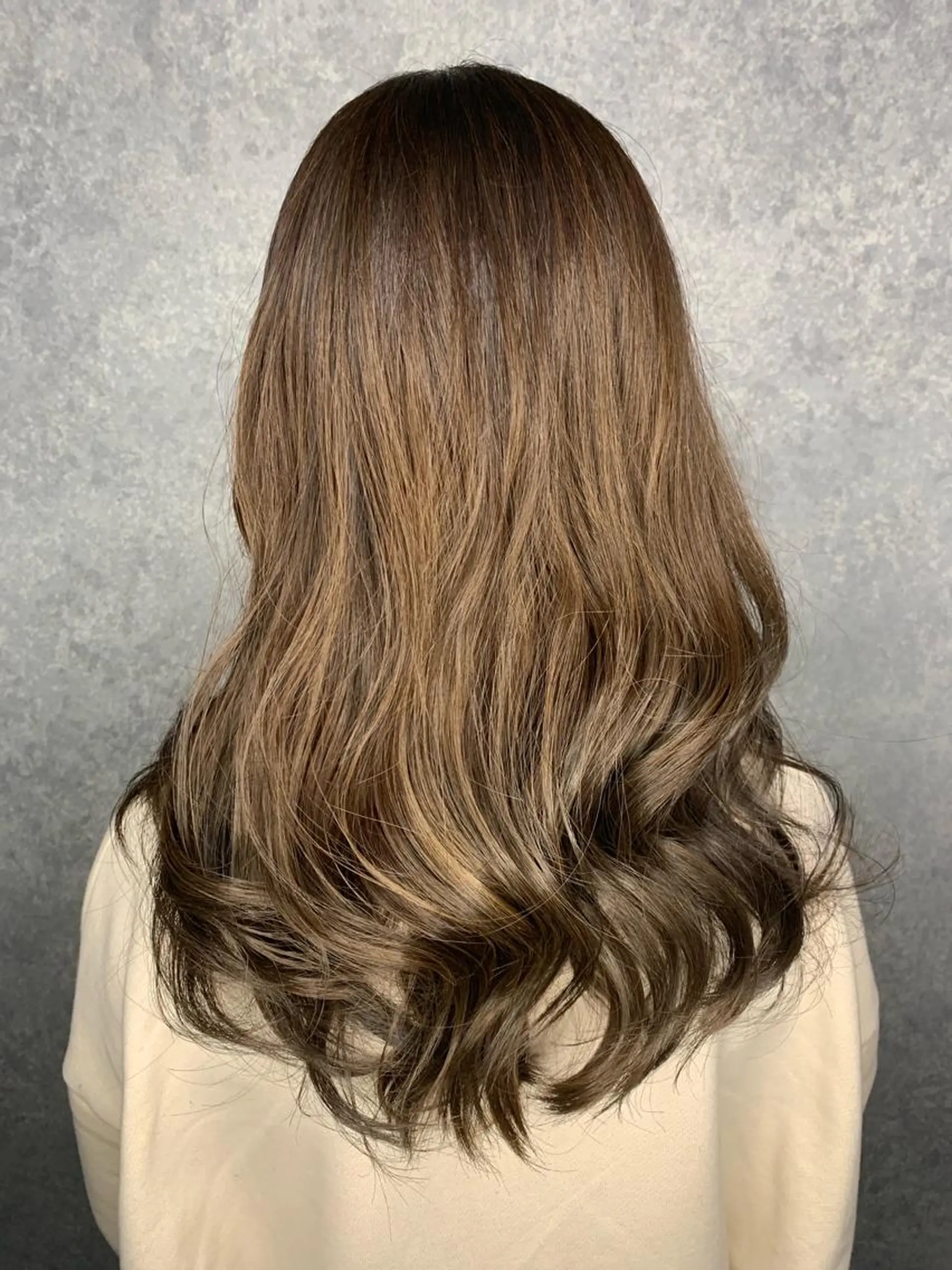 セミロング カラー AiRU hair MIYUUのヘアスタイル