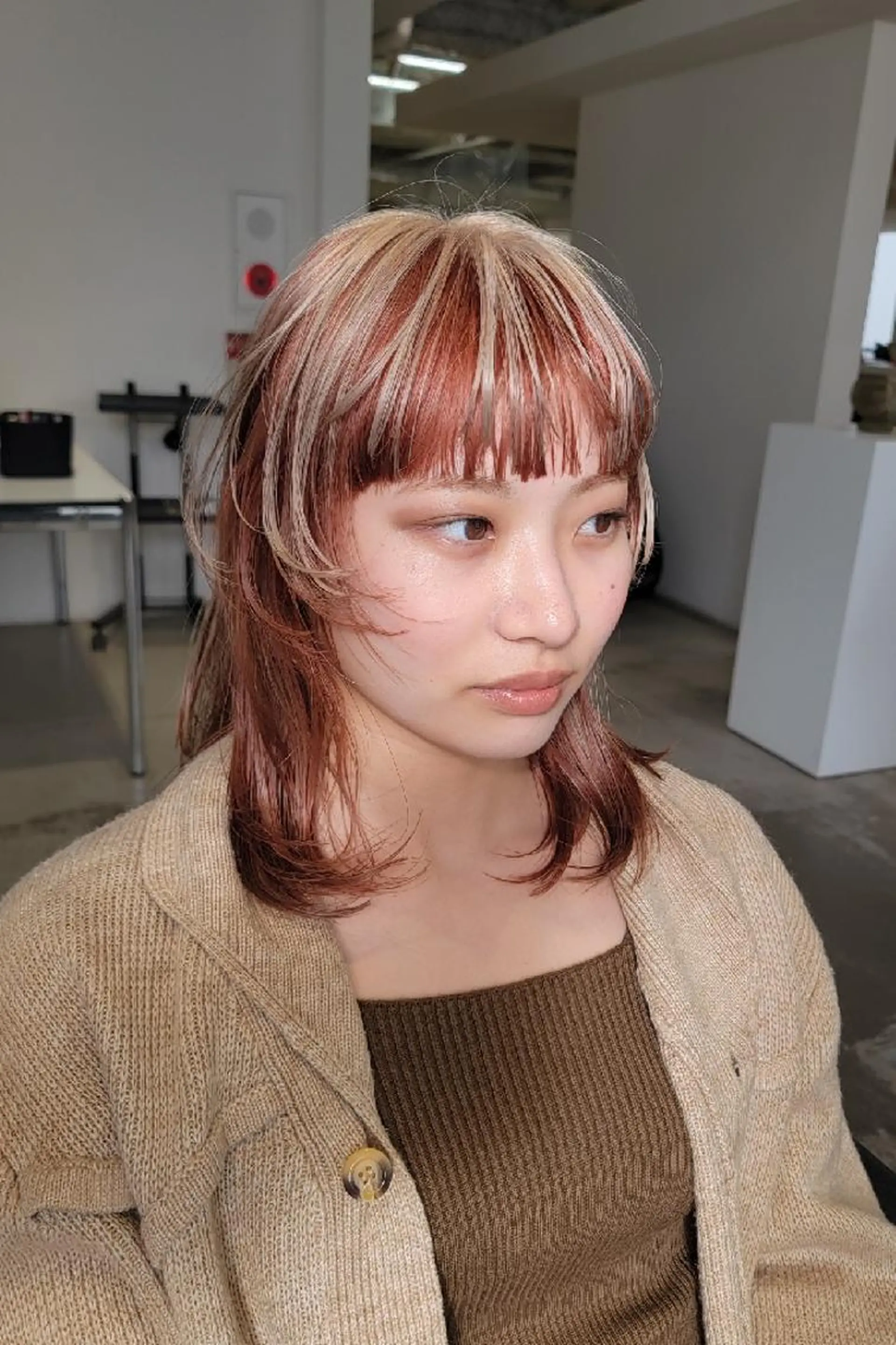 カラー セミロング OMA　 カタギシのヘアスタイル