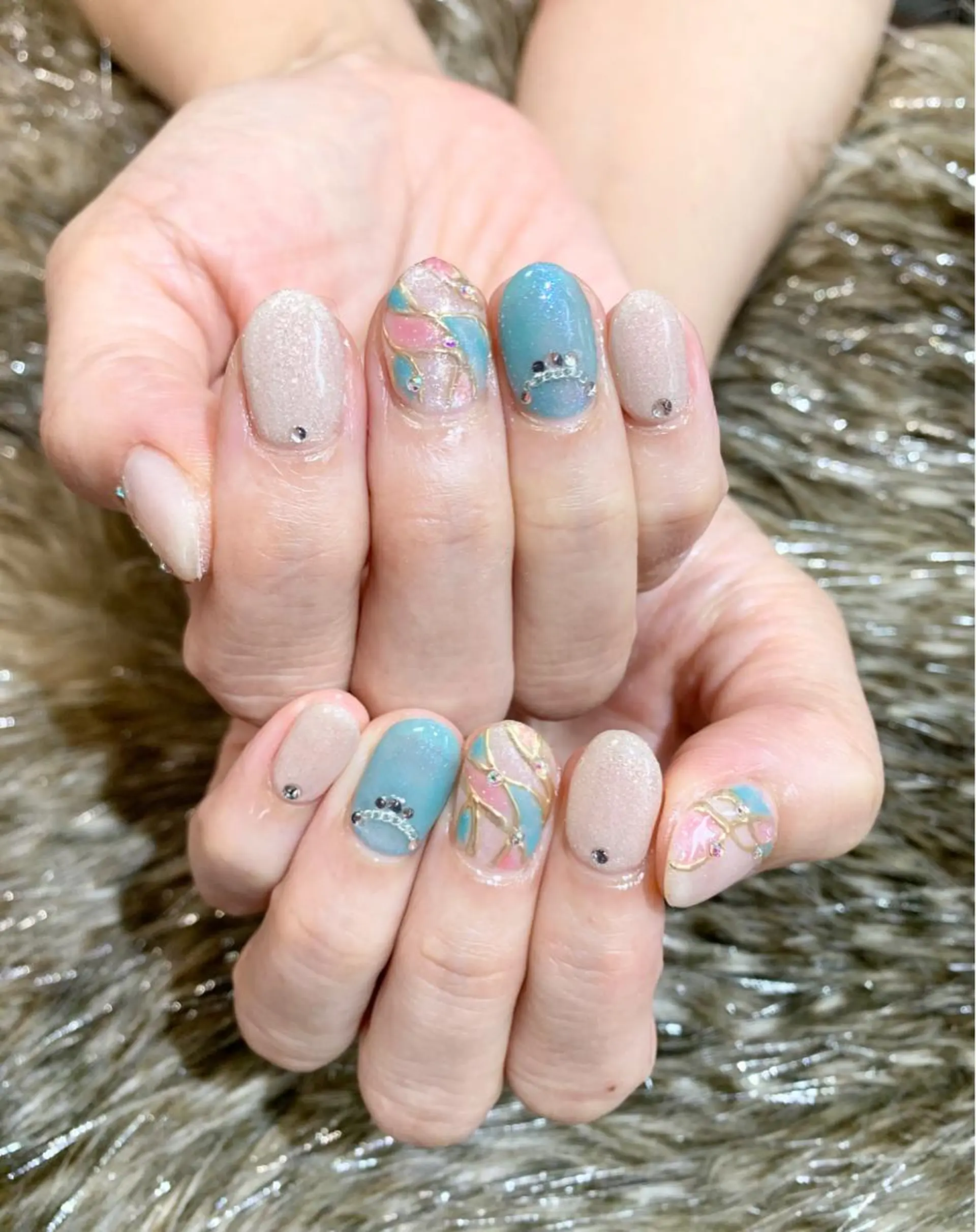 ネイル ハンドネイル ハンドケア 🌙都岡 ムーンネイルのネイルデザイン