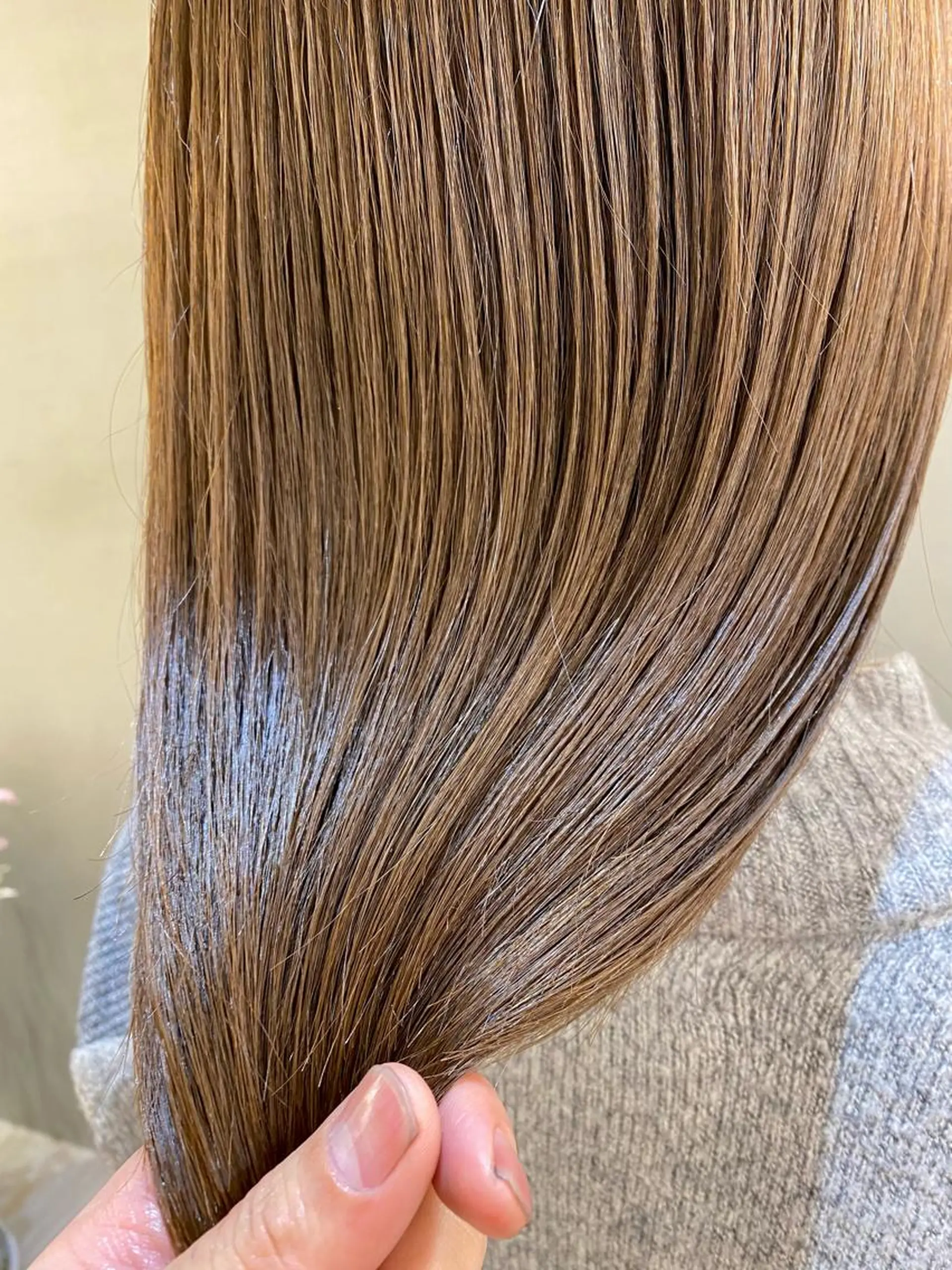 ミディアム カラー ヘアカラー トリートメント 顔周り/ブリーチなし /縮毛矯正🫧伊勢のヘアスタイル