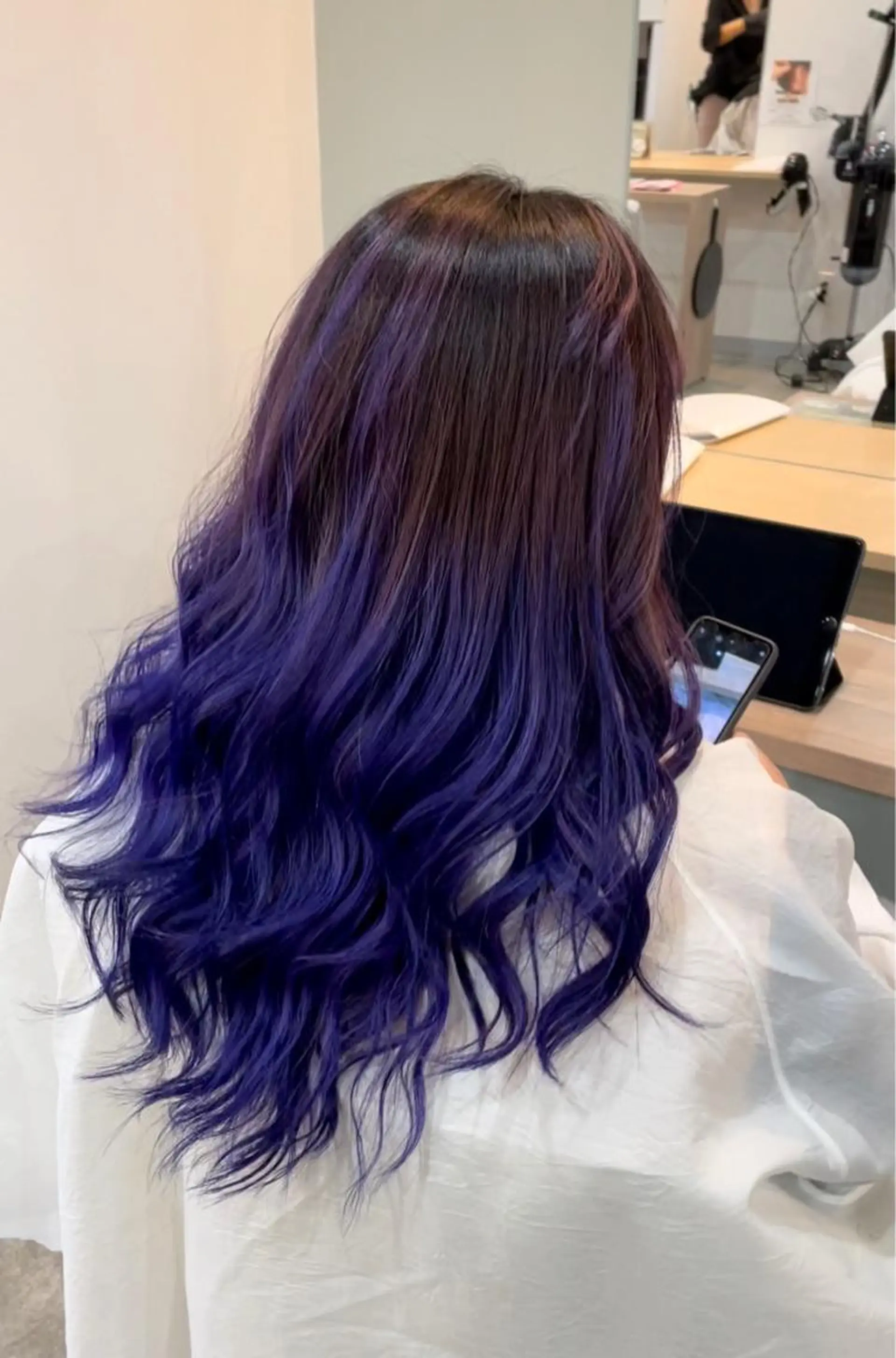 ロング カラー バレイヤージュ パープルカラー レイヤーカット ユアサ ハヤトのヘアスタイル