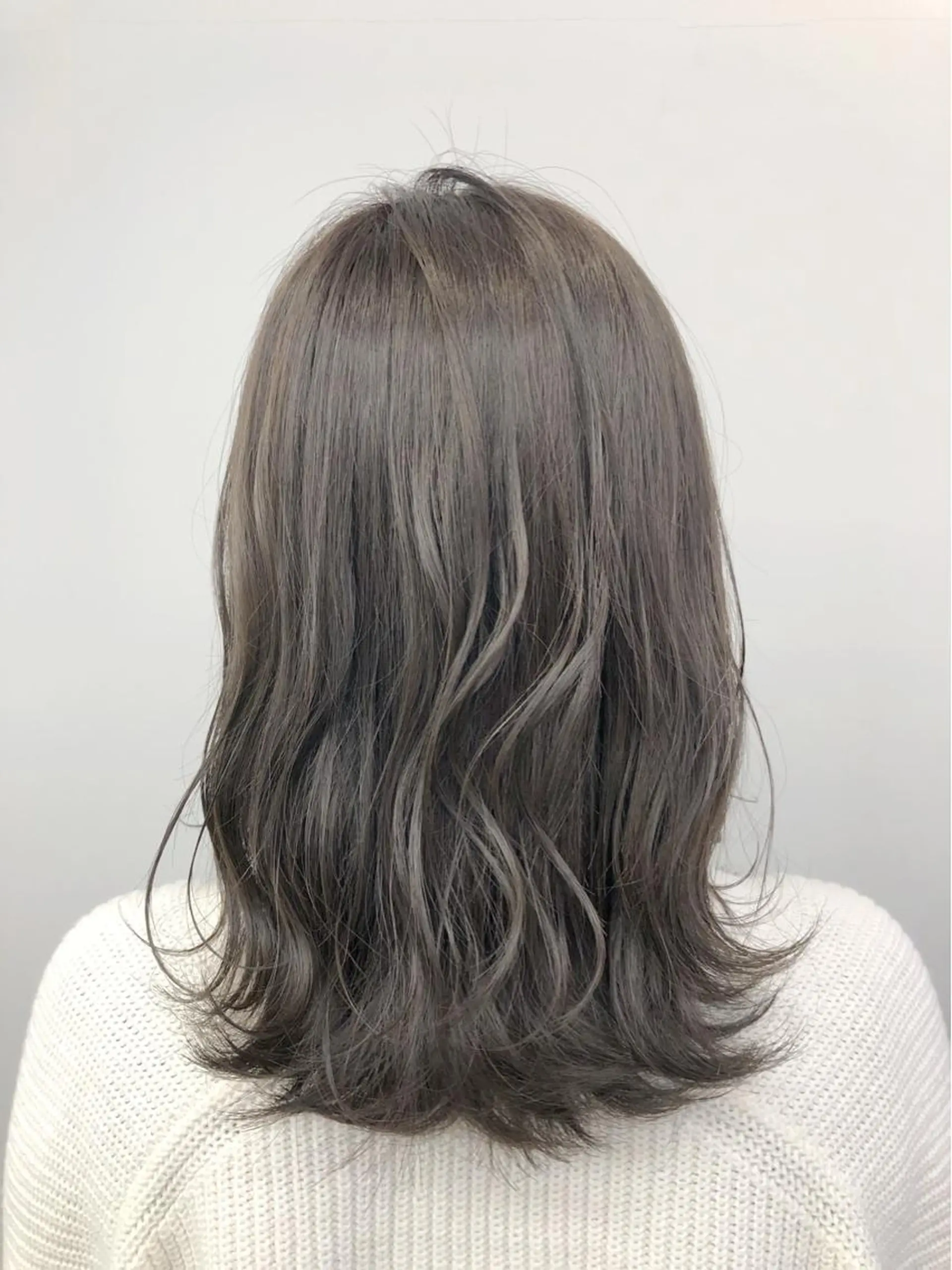 セミロング カラー 透明感カラー 代表　YUKI ☆のヘアスタイル