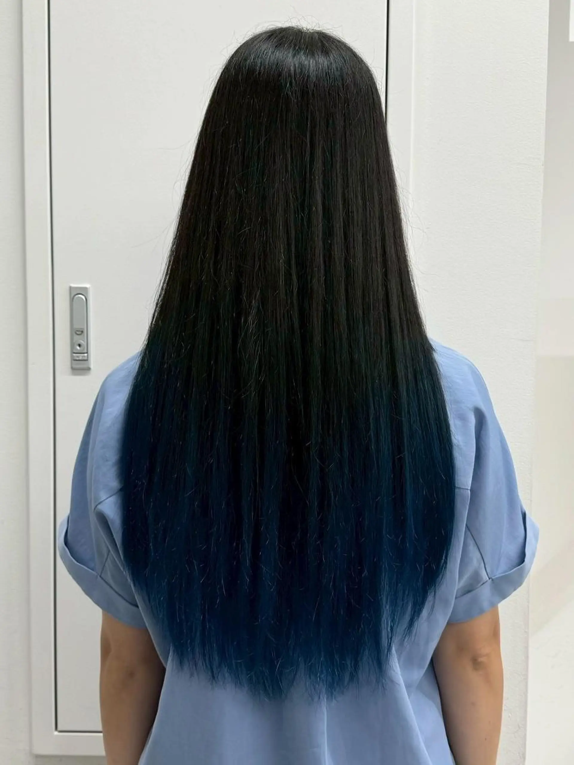 ロング カラー アディクシーカラー アッシュ ブルーカラー ダークアッシュ グレージュ 【公式】amble luxe 中野のヘアスタイル