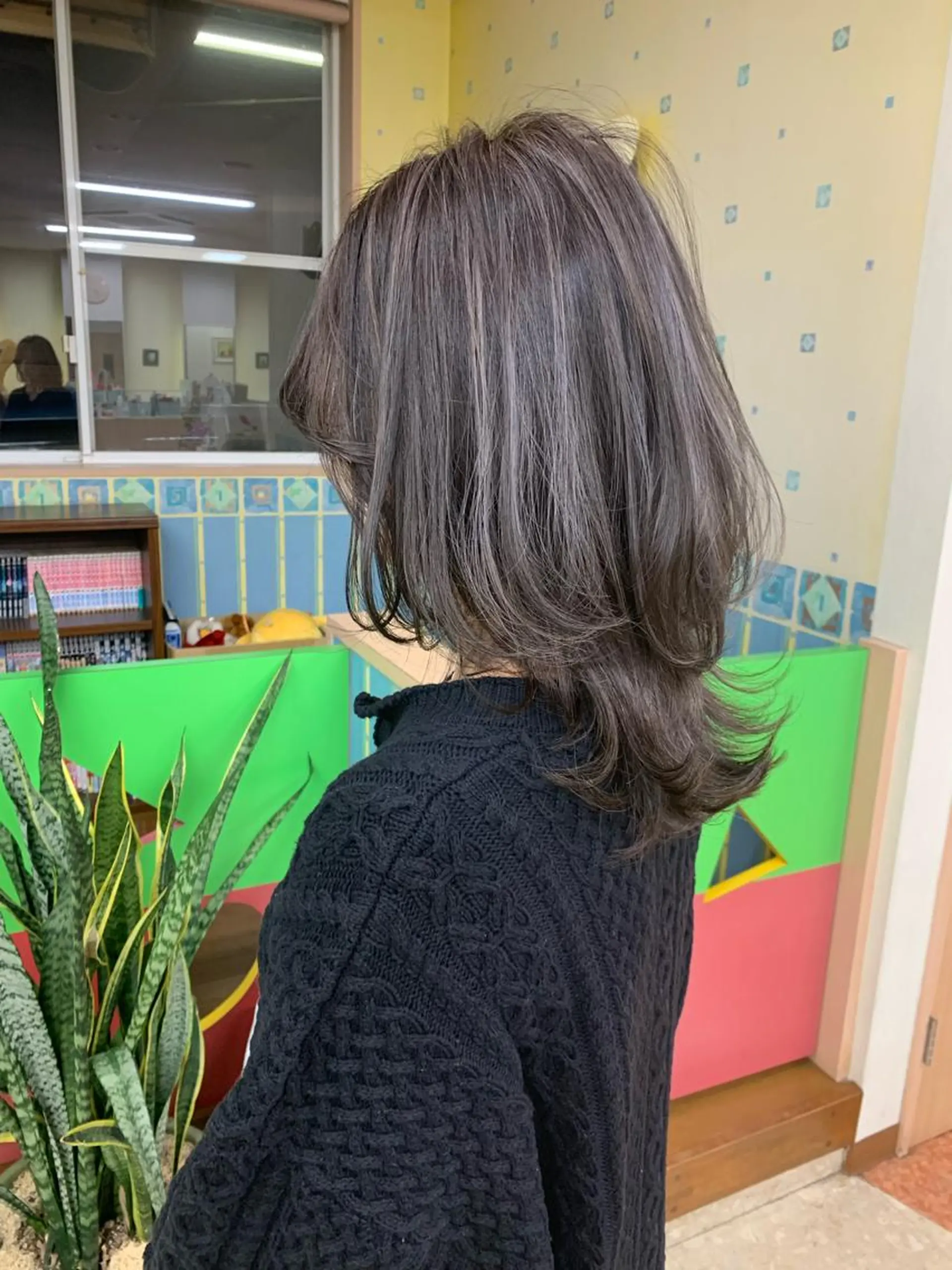 セミロング カラー ハイライトカラー ハイライト yui .のヘアスタイル