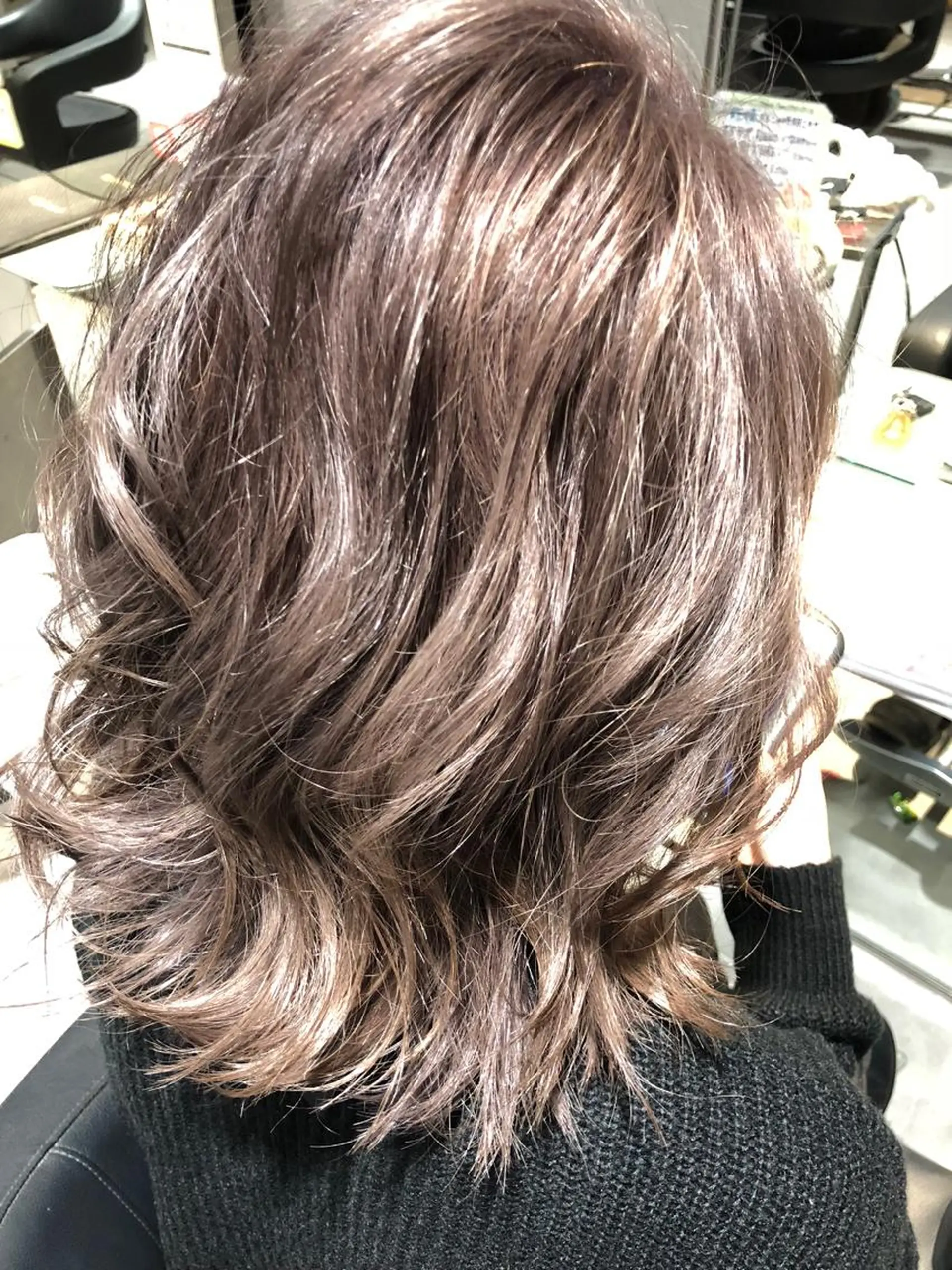 ミディアム カラー グレージュ 外国人風カラー カット パーマ トリートメント 田中 アキオのヘアスタイル