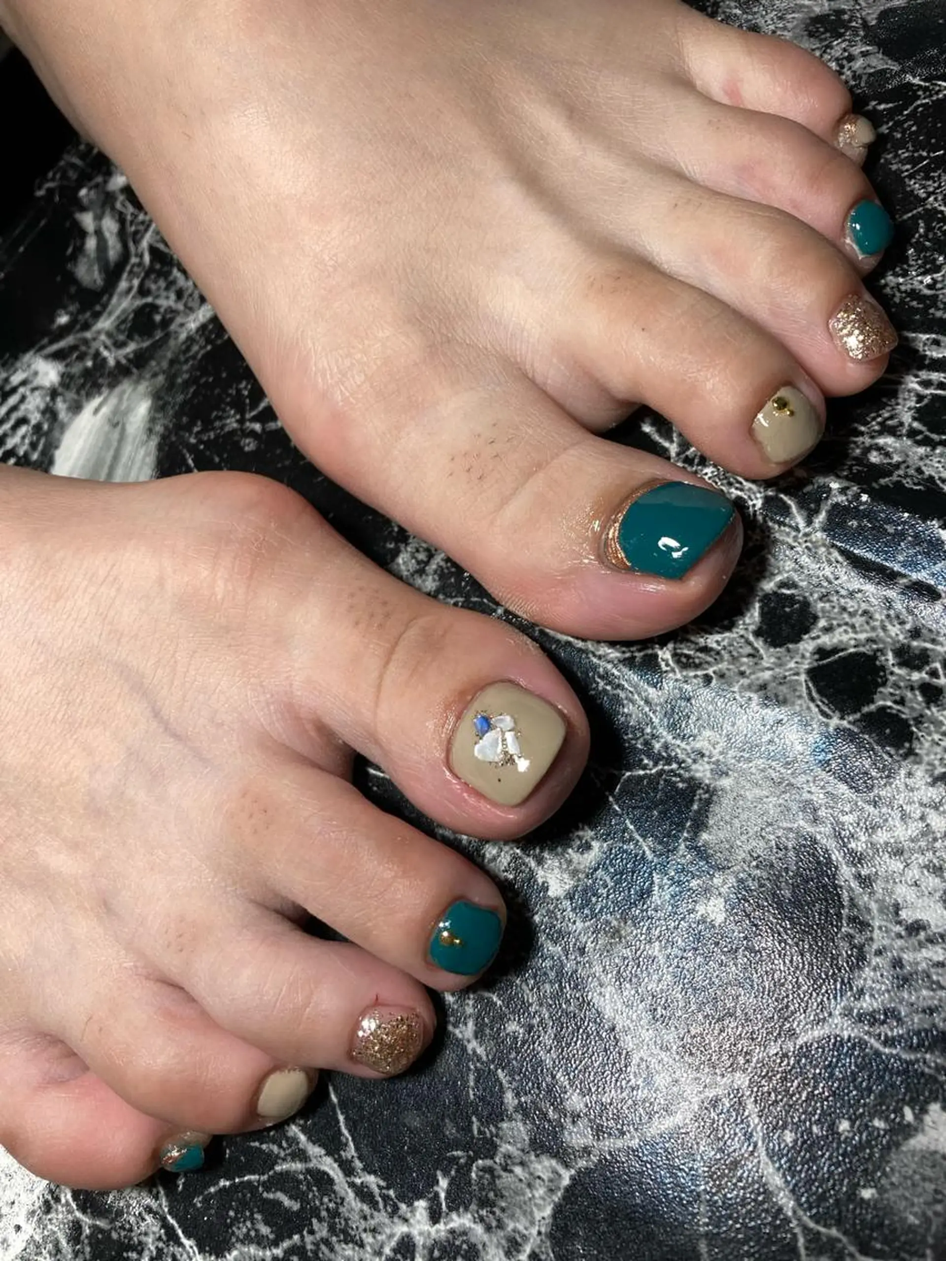 ショート ネイル ハンドネイル フットネイル ✴︎ Delightのネイルデザイン