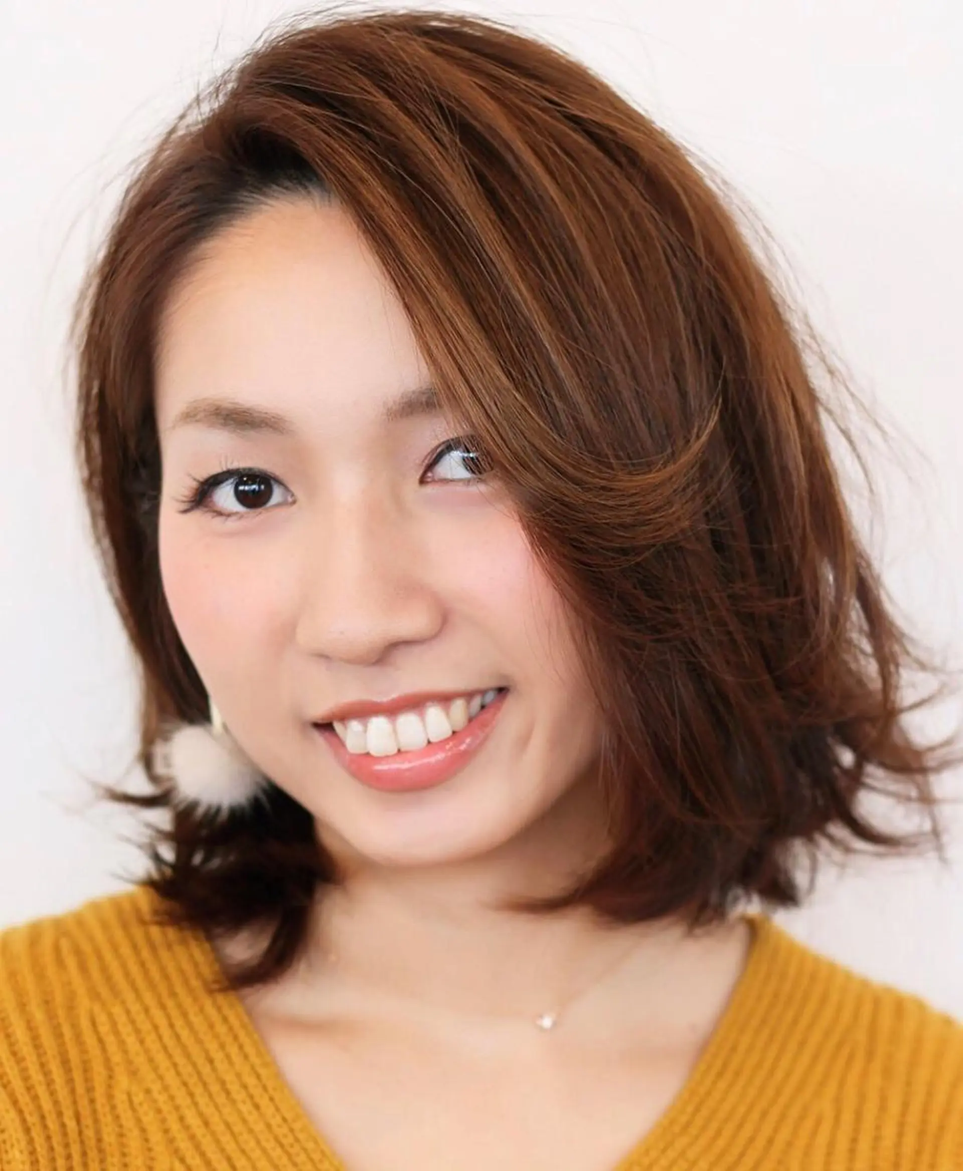 ミディアム カラー ボブ カット ヘアカラー ヘッドスパ ISOLA【イゾラ】所属・小西 裕大のヘアスタイル