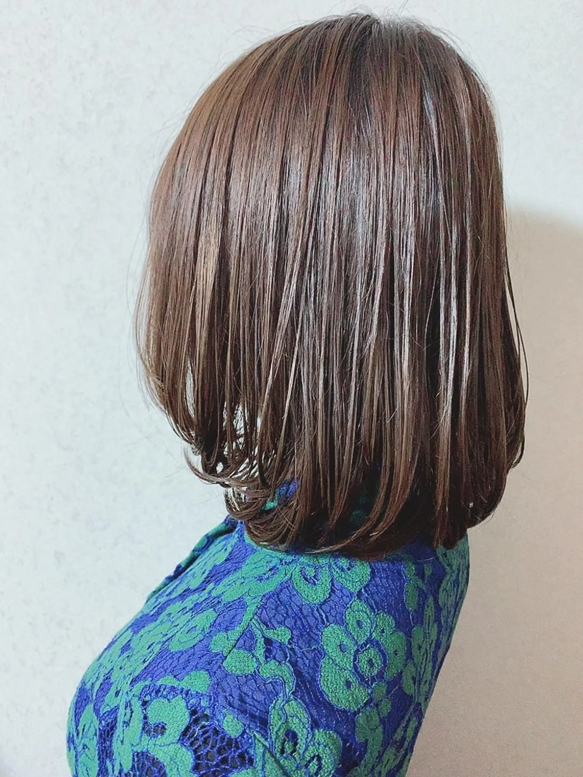 ミディアム 小倉 実紗のヘアスタイル