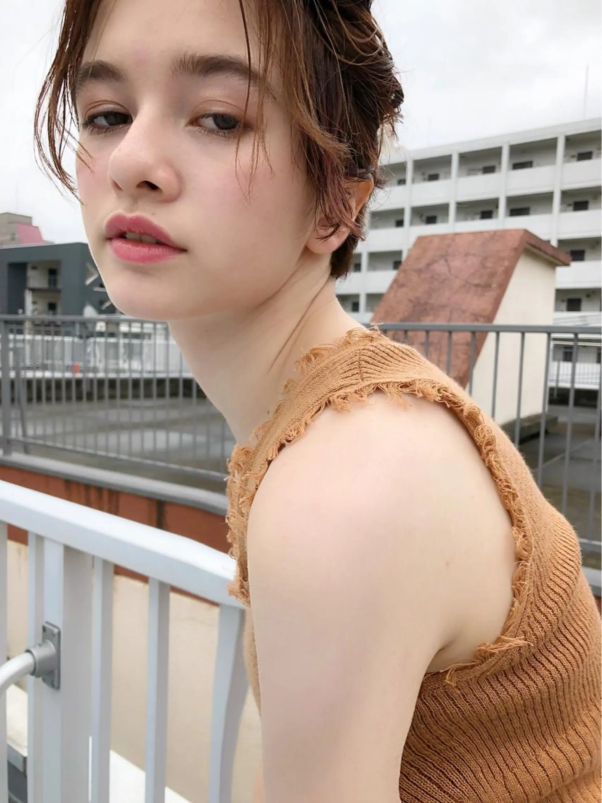 ショート カラー パーマ 顔周りレイヤー/韓国 ブリーチminamiのヘアスタイル