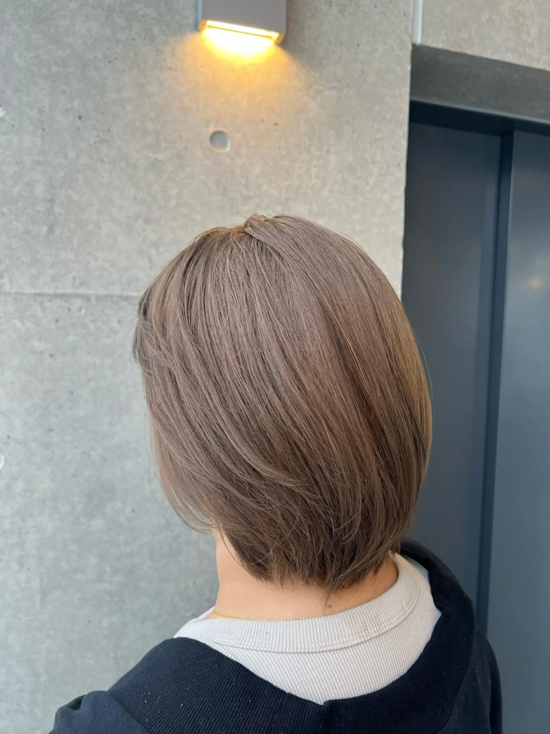 ショート カラー シールエクステ アディクシーカラー アッシュ バレイヤージュ ミストバング ヘアカラー 吉野 瑳桜のヘアスタイル