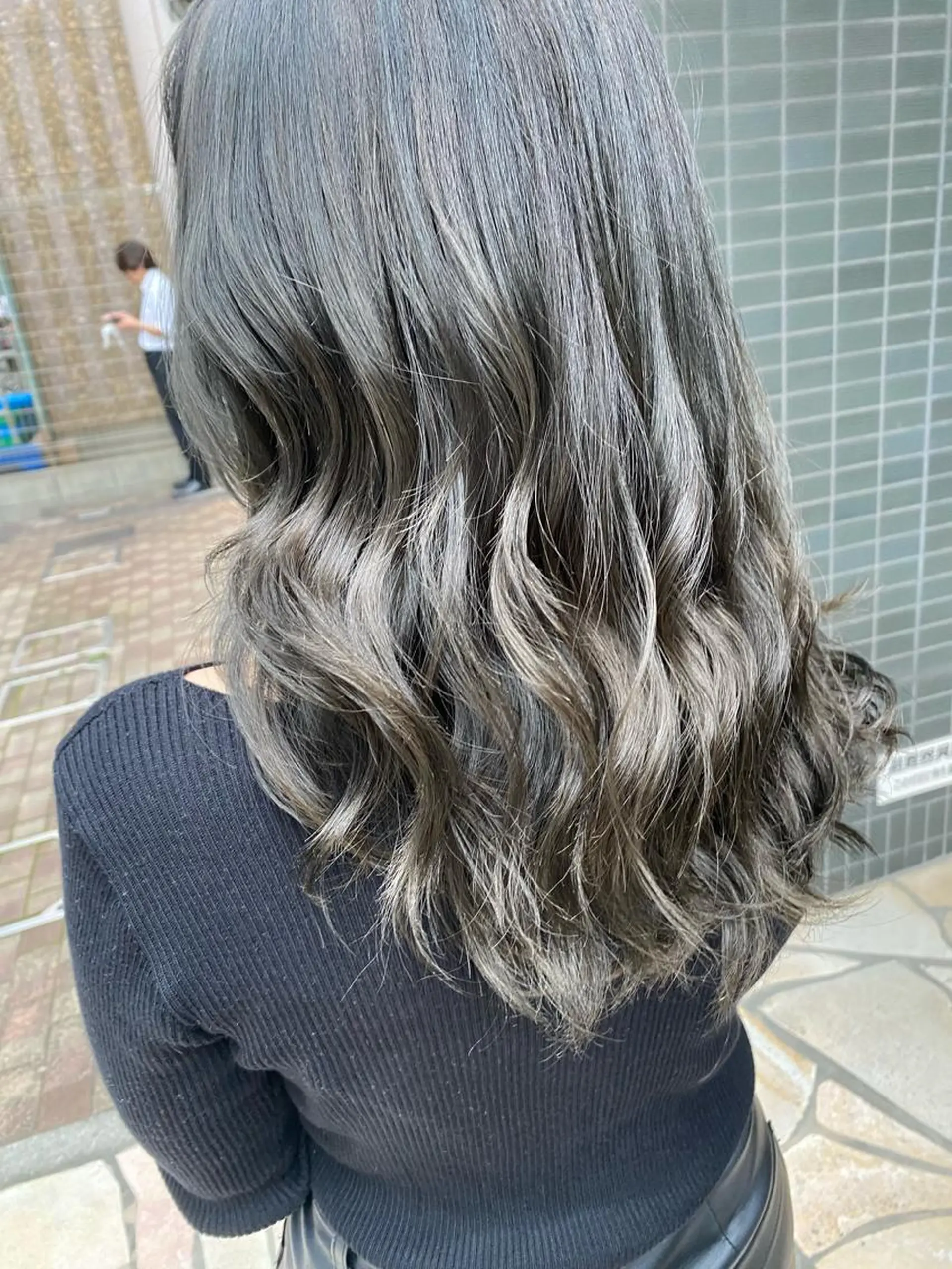 セミロング カラー アッシュ ブルーカラー ブルーアッシュ 中尾 綺のヘアスタイル