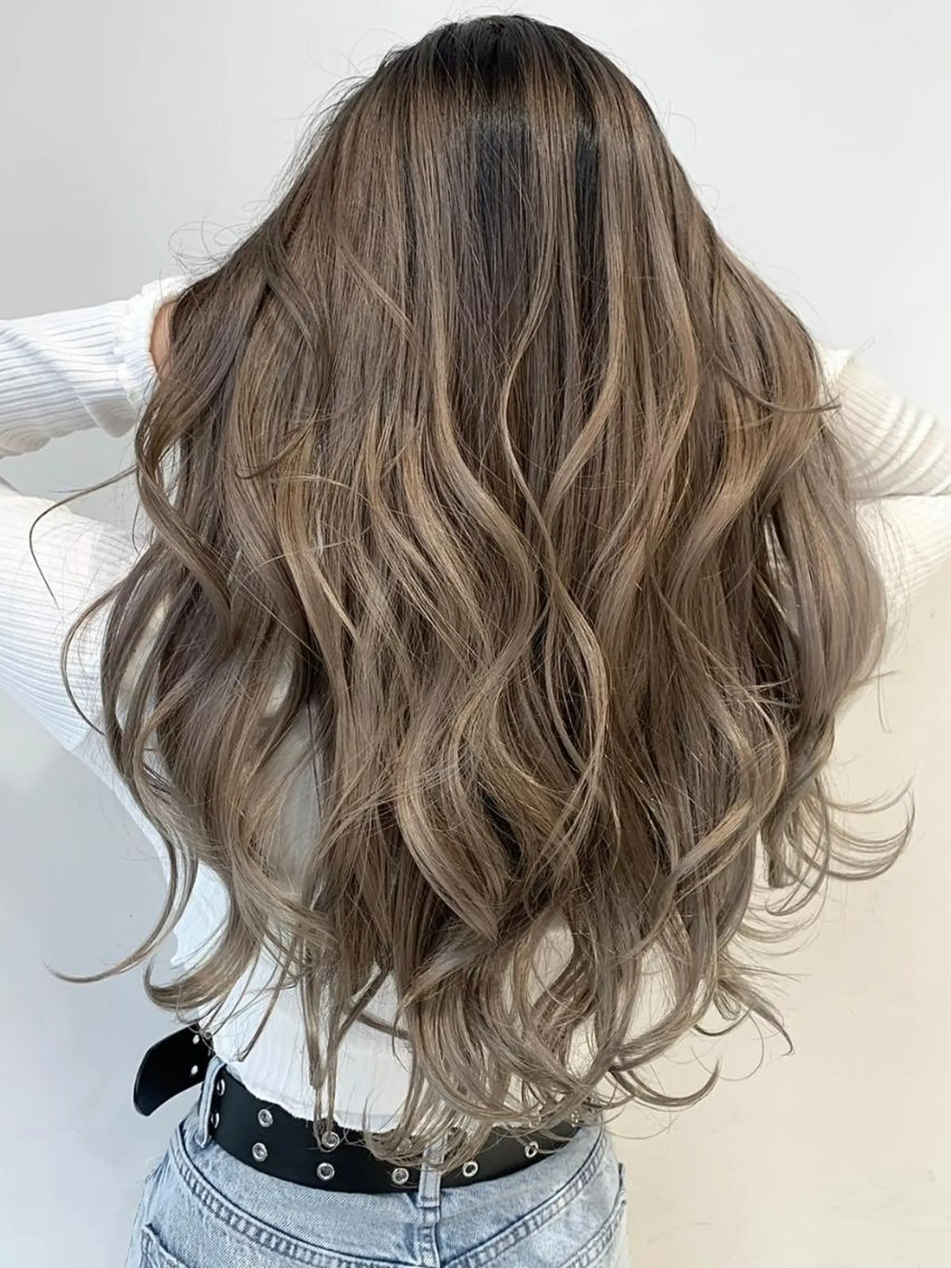ロング カラー カット ヘアカラー トリートメント 公式 Ease by amble luxeのヘアスタイル