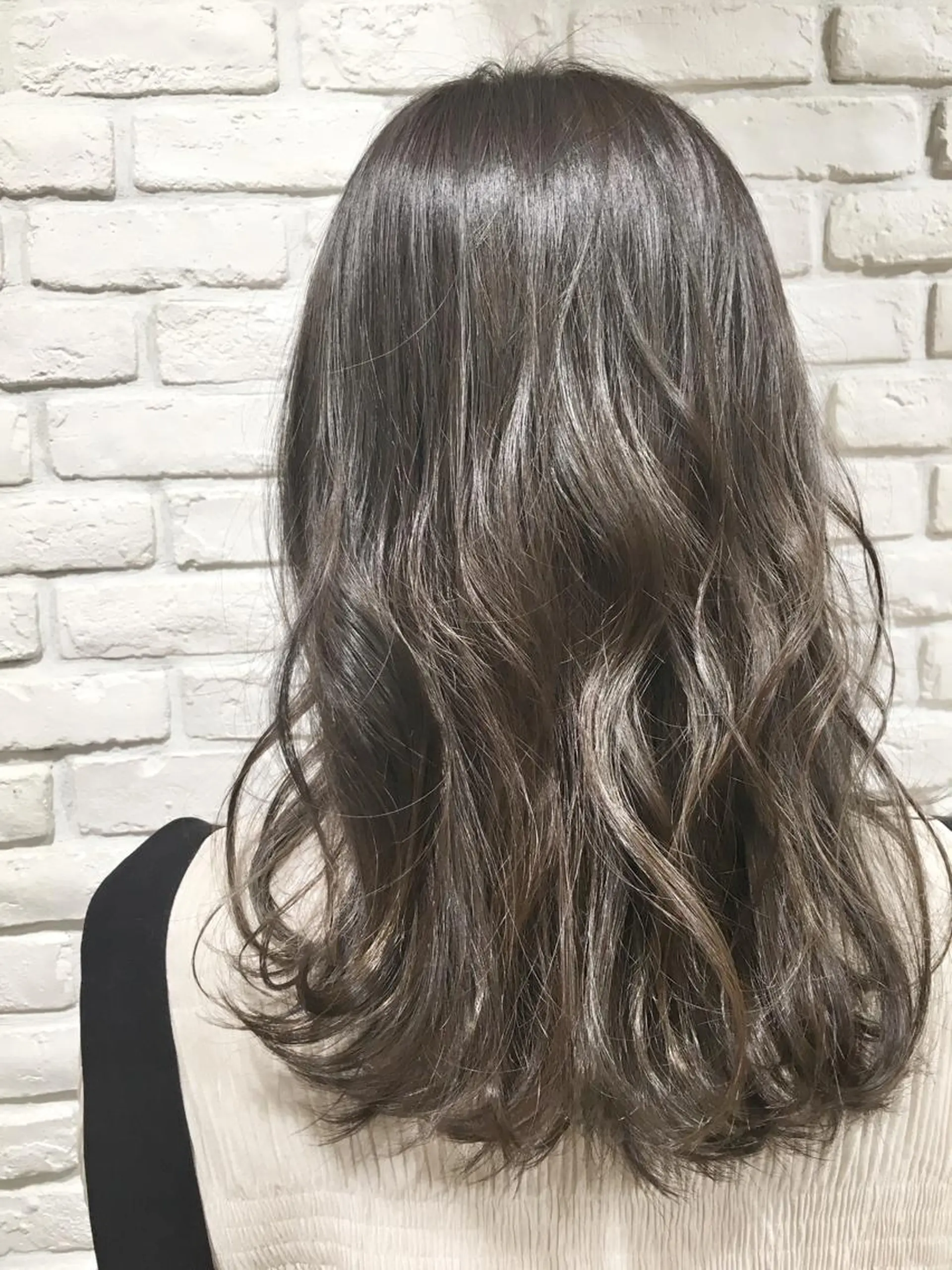 ミディアム カラー ベージュカラー🧸 伊藤なつみのヘアスタイル