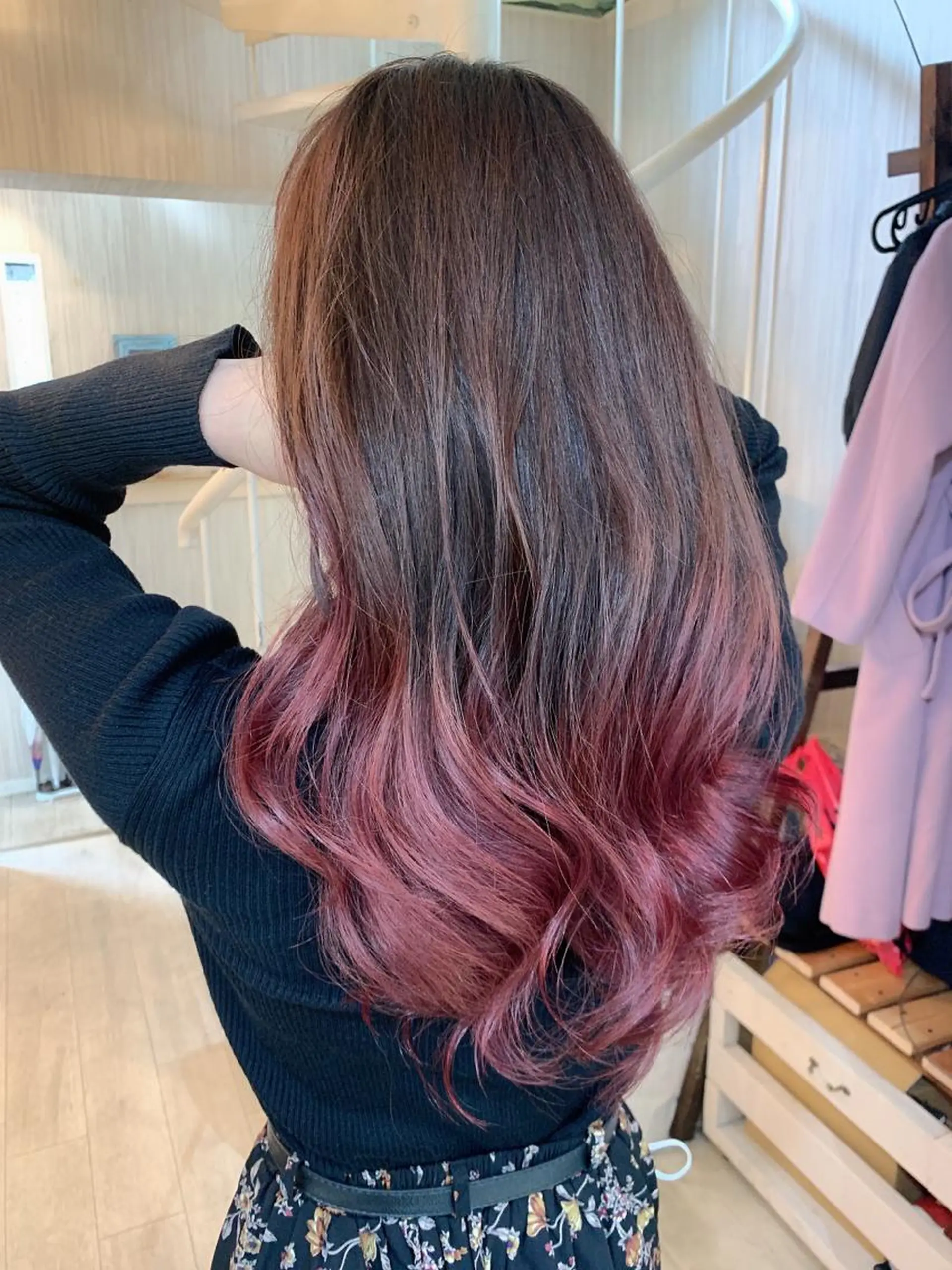 セミロング カラー パーマ ヘアアレンジ バレイヤージュ ピンクカラー レイヤーカット ヘアカラー nico  原宿所属・nico【代表】 市川　拓也のヘアスタイル