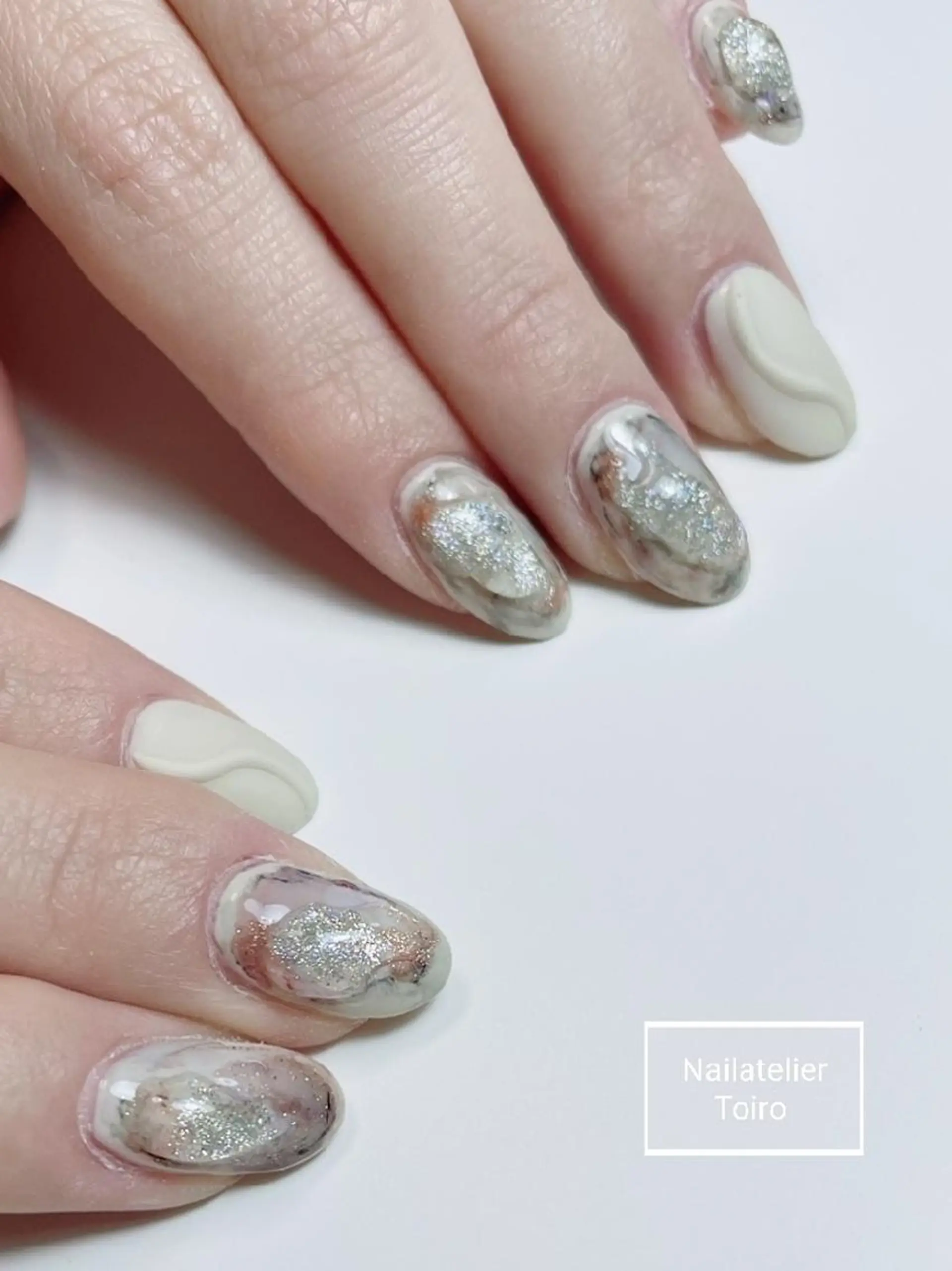 ミディアム ネイル マットネイル ニュアンスネイル ☺︎山部 志麻☺︎のネイルデザイン